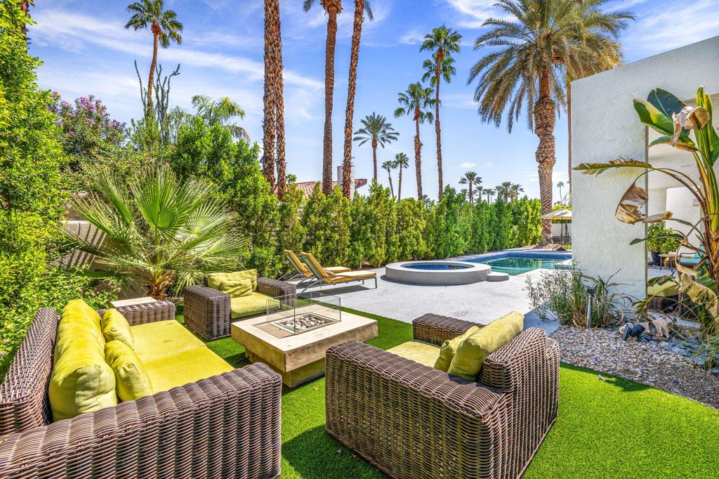 49 Mission Palms Drive E