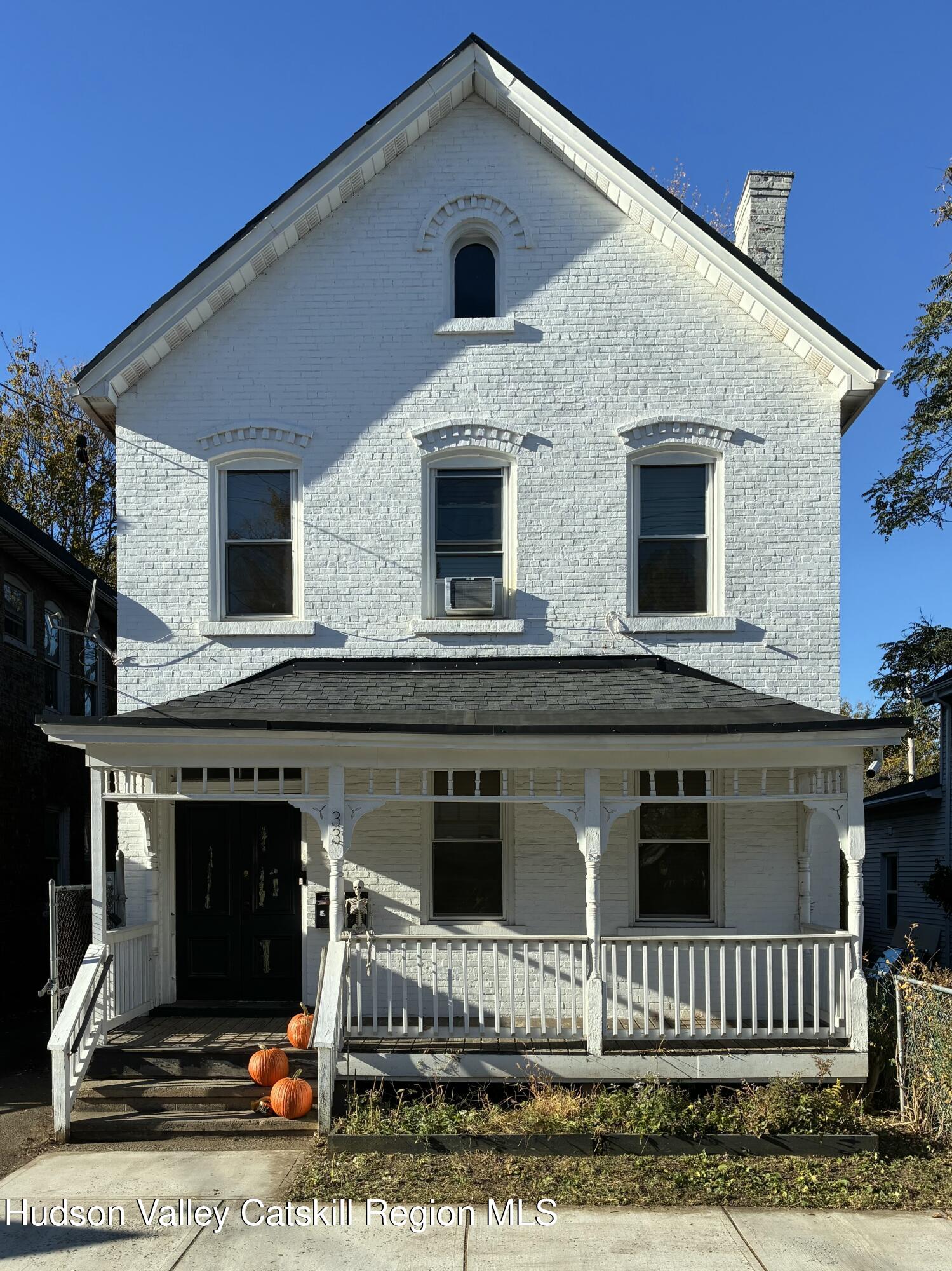33 Henry Street, 1