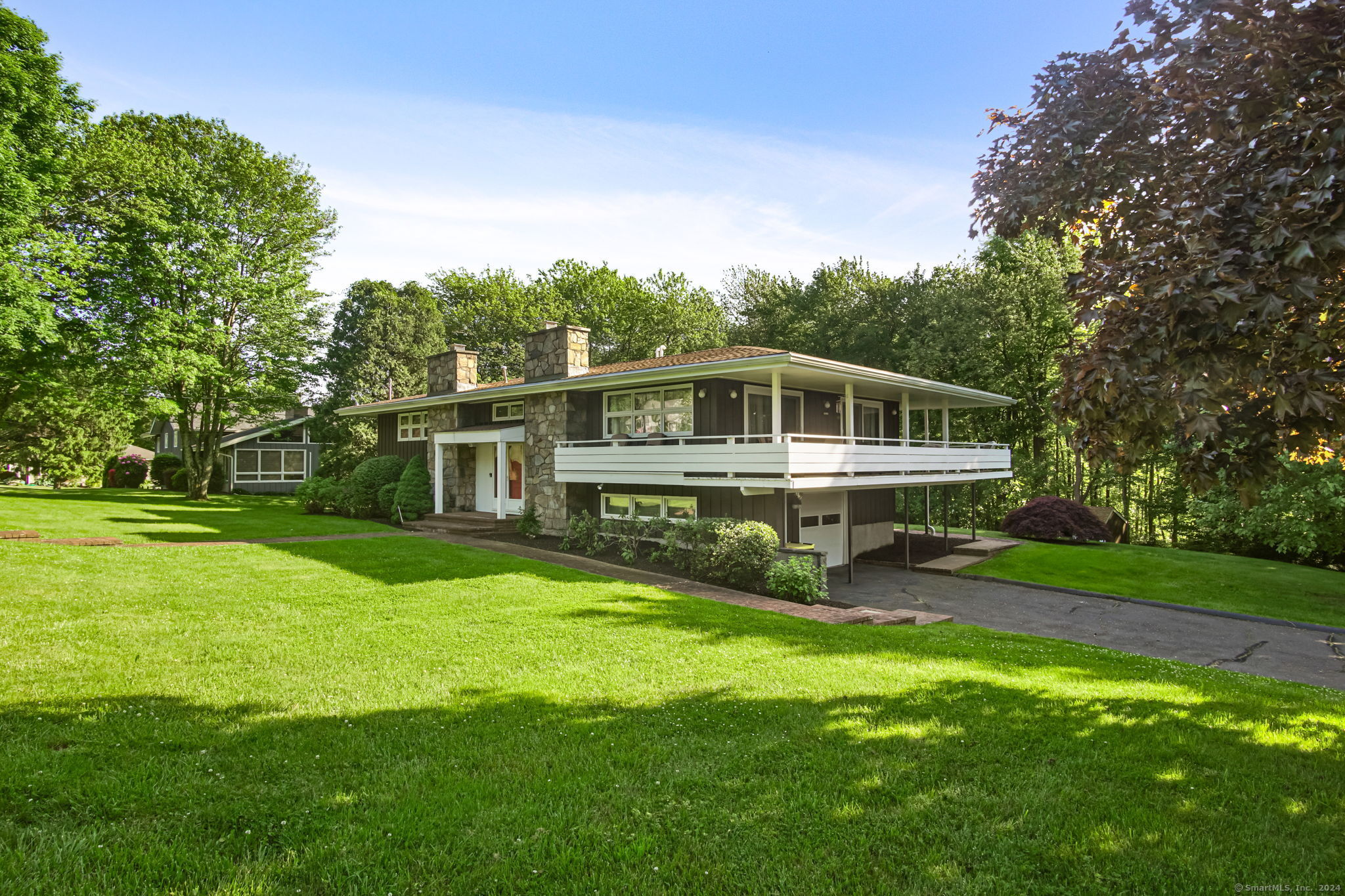100 Roosevelt Drive