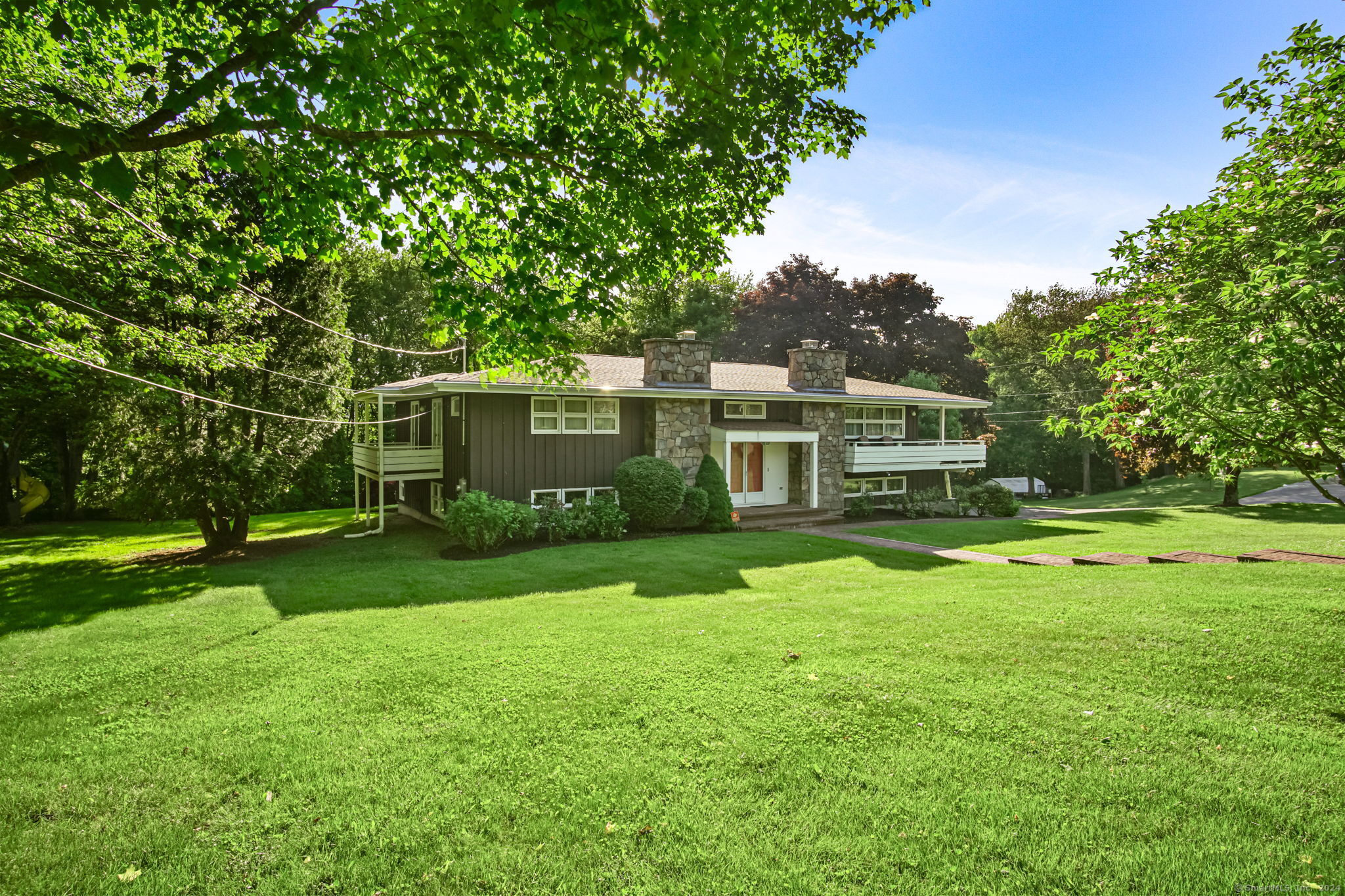 100 Roosevelt Drive