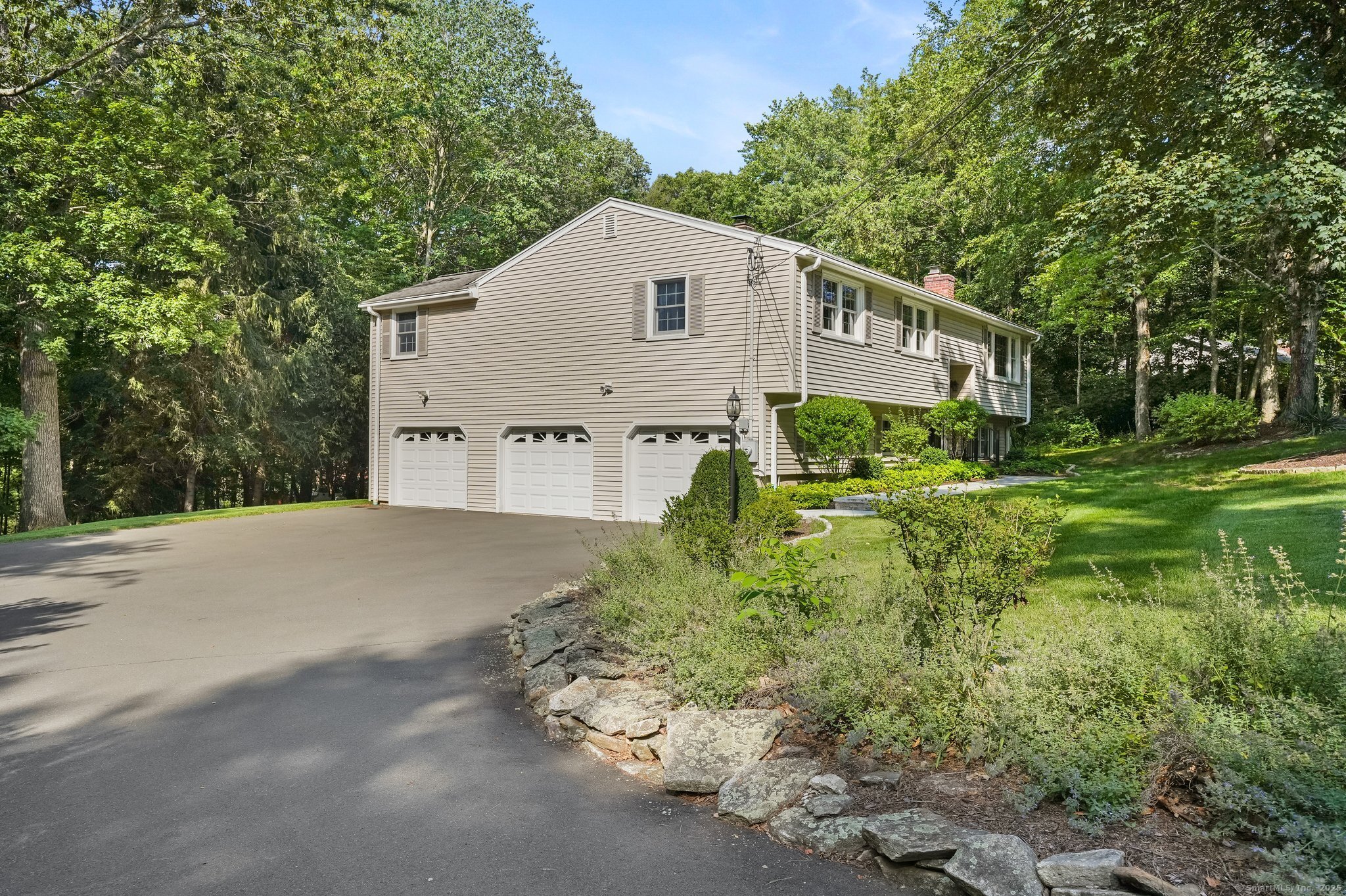 6 Robert Frost Drive