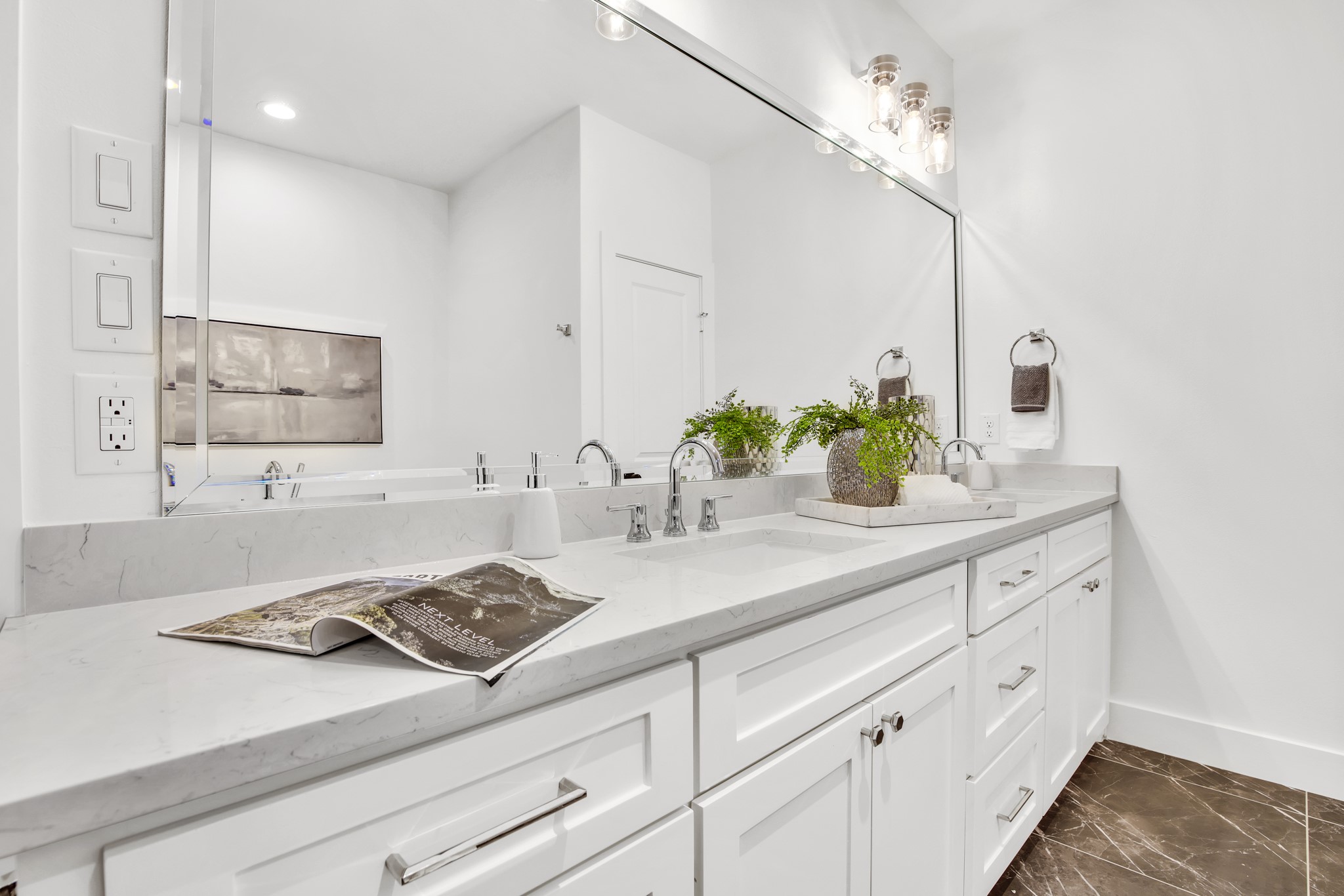 4116 University Boulevard C1