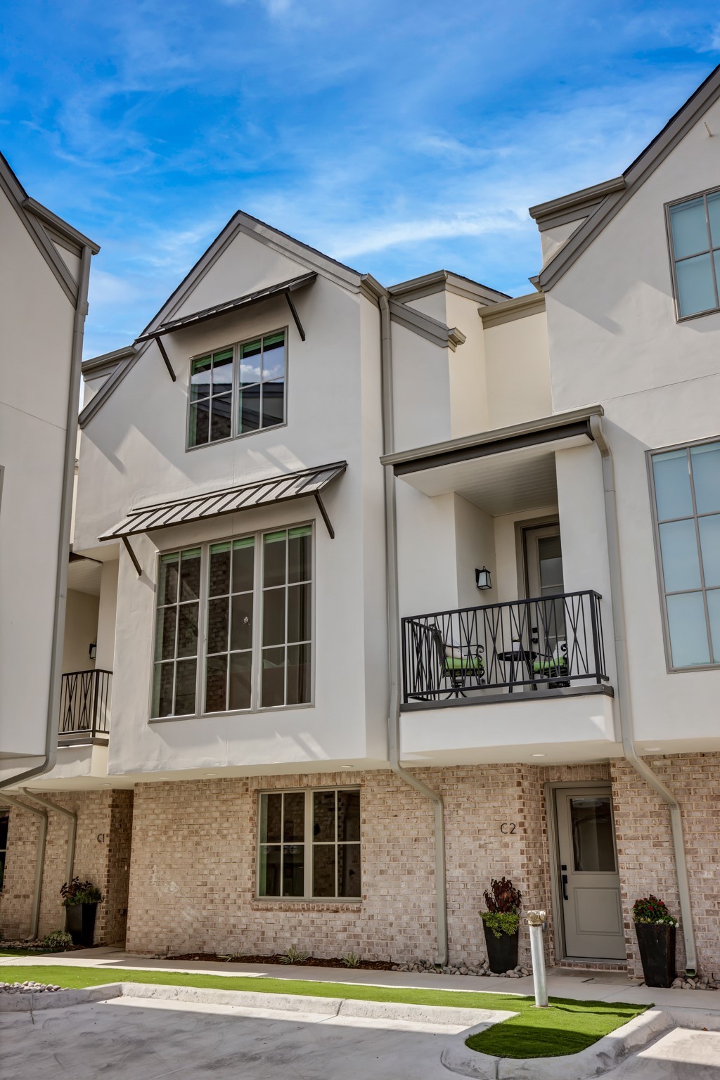 4116 University Boulevard C1