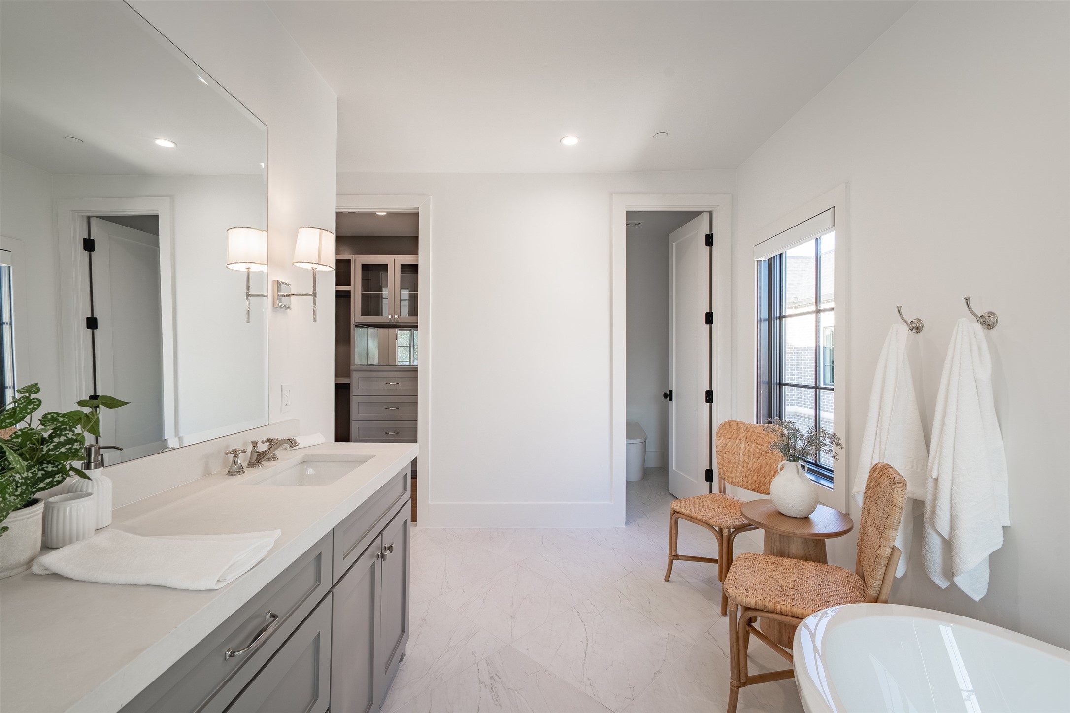 4525 Emerson Avenue 4