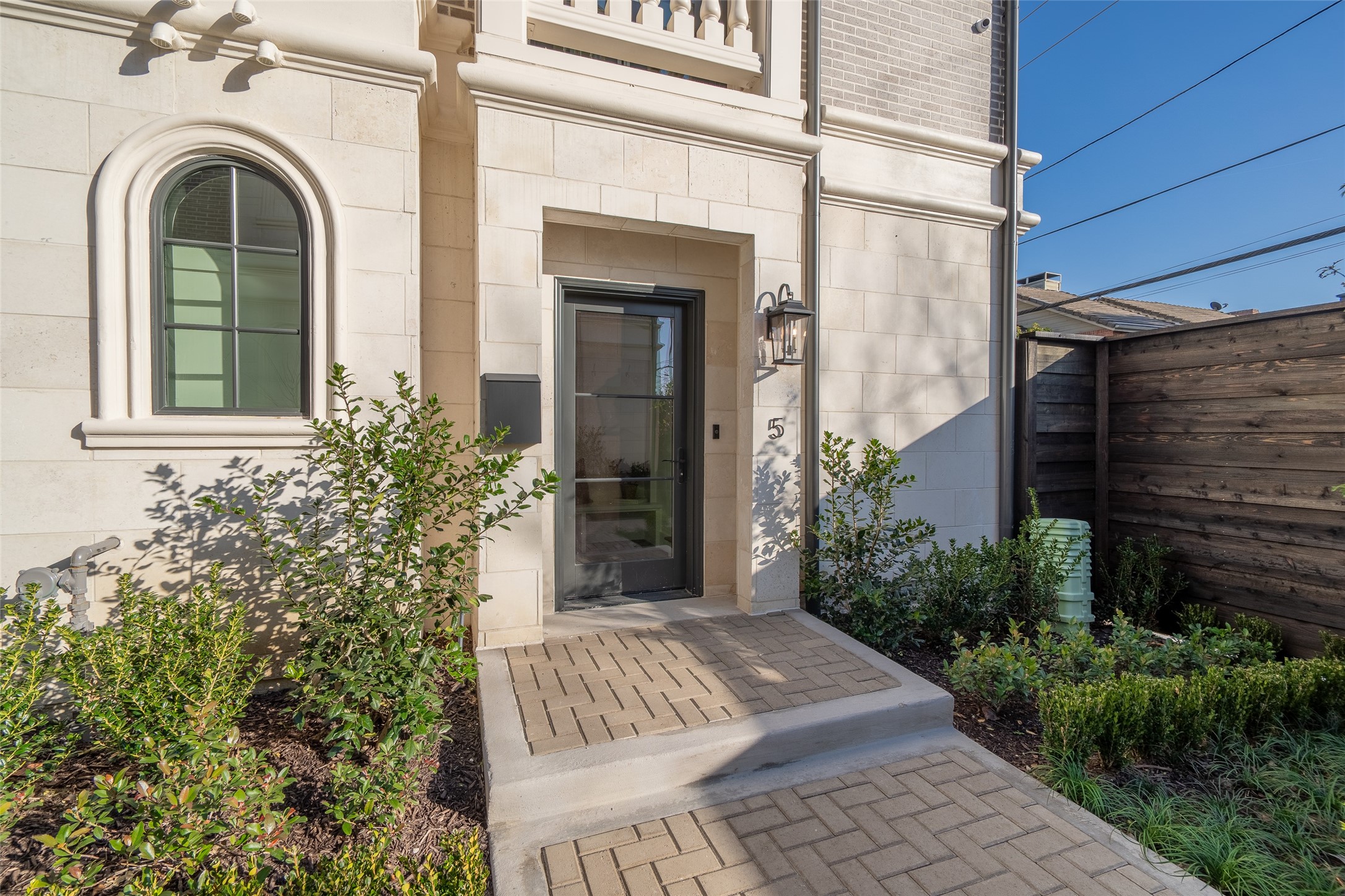 4525 Emerson Avenue 5