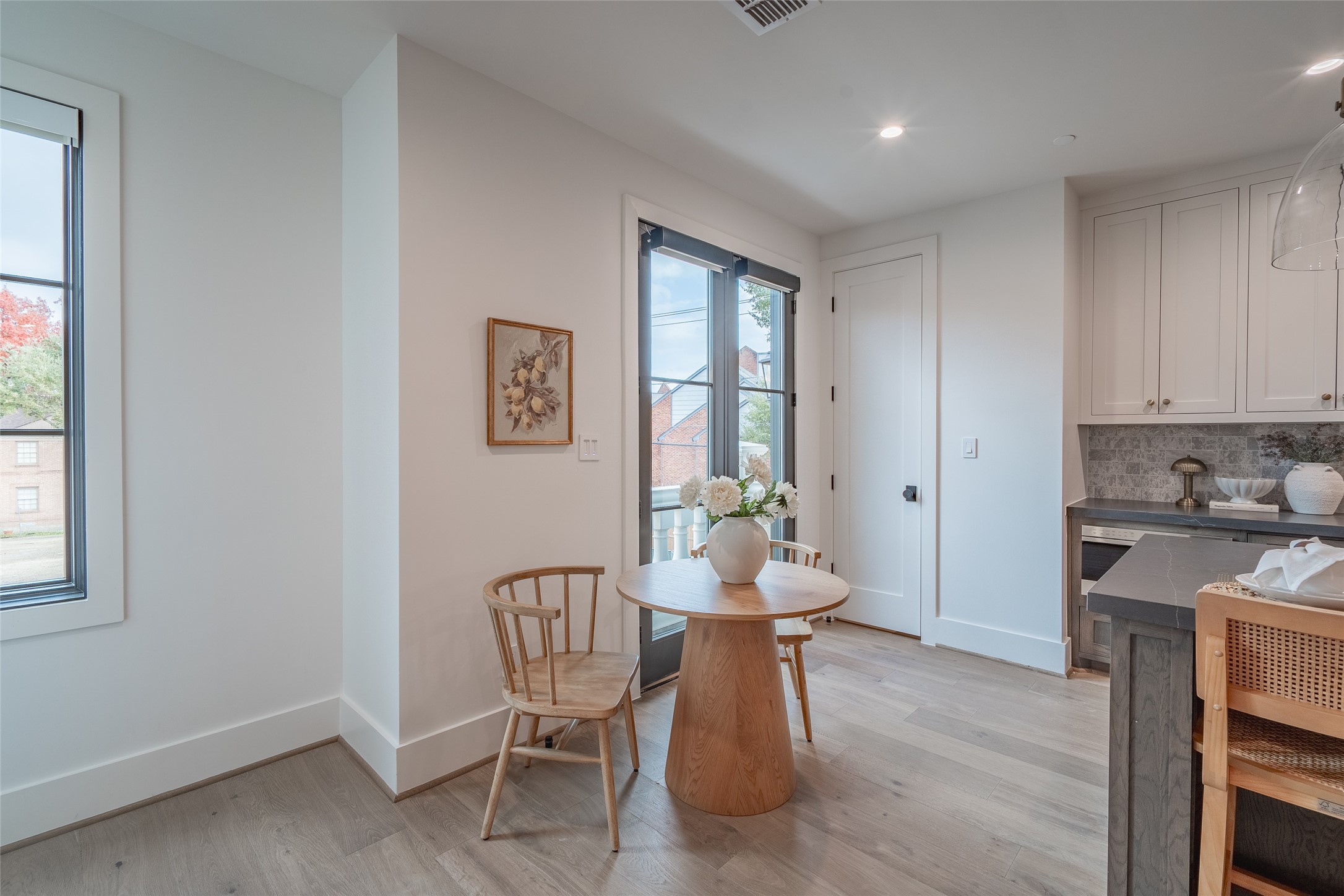 4529 Emerson Avenue 3