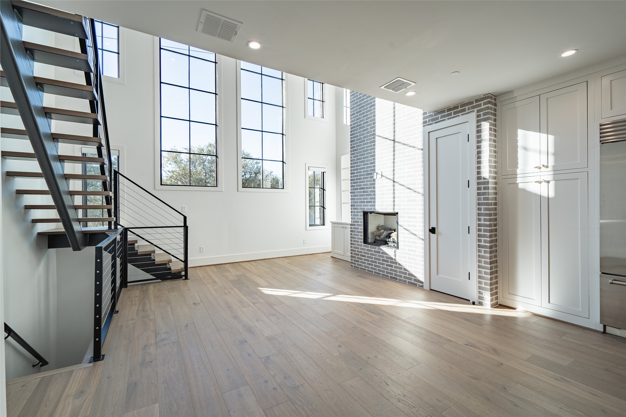 4529 Emerson Avenue 7