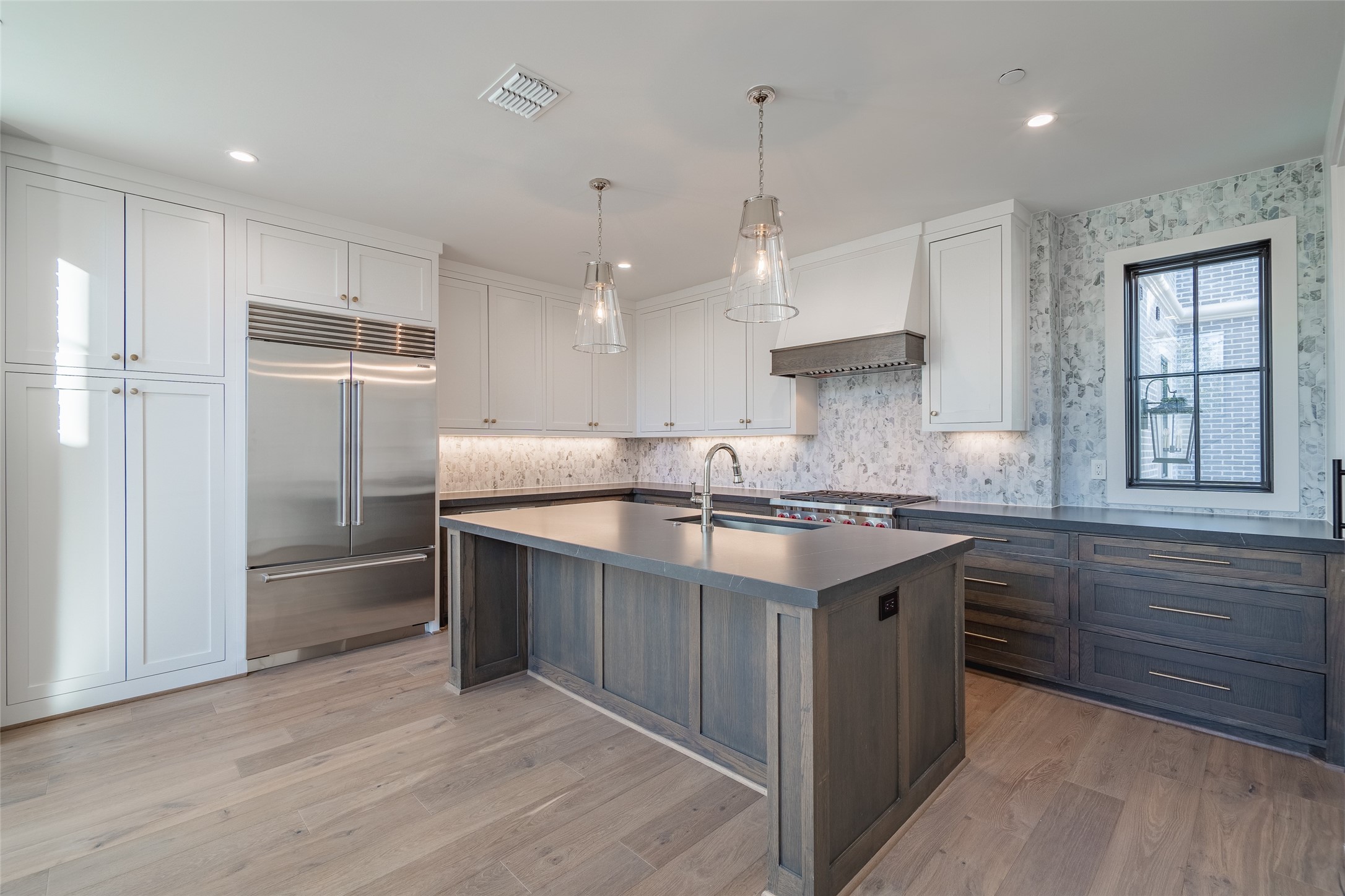 4529 Emerson Avenue 7