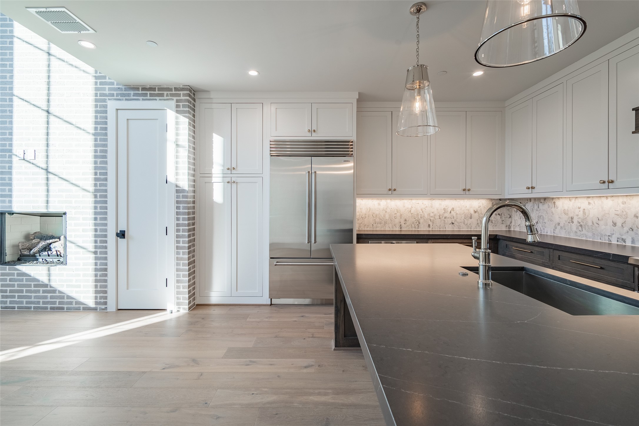 4529 Emerson Avenue 7