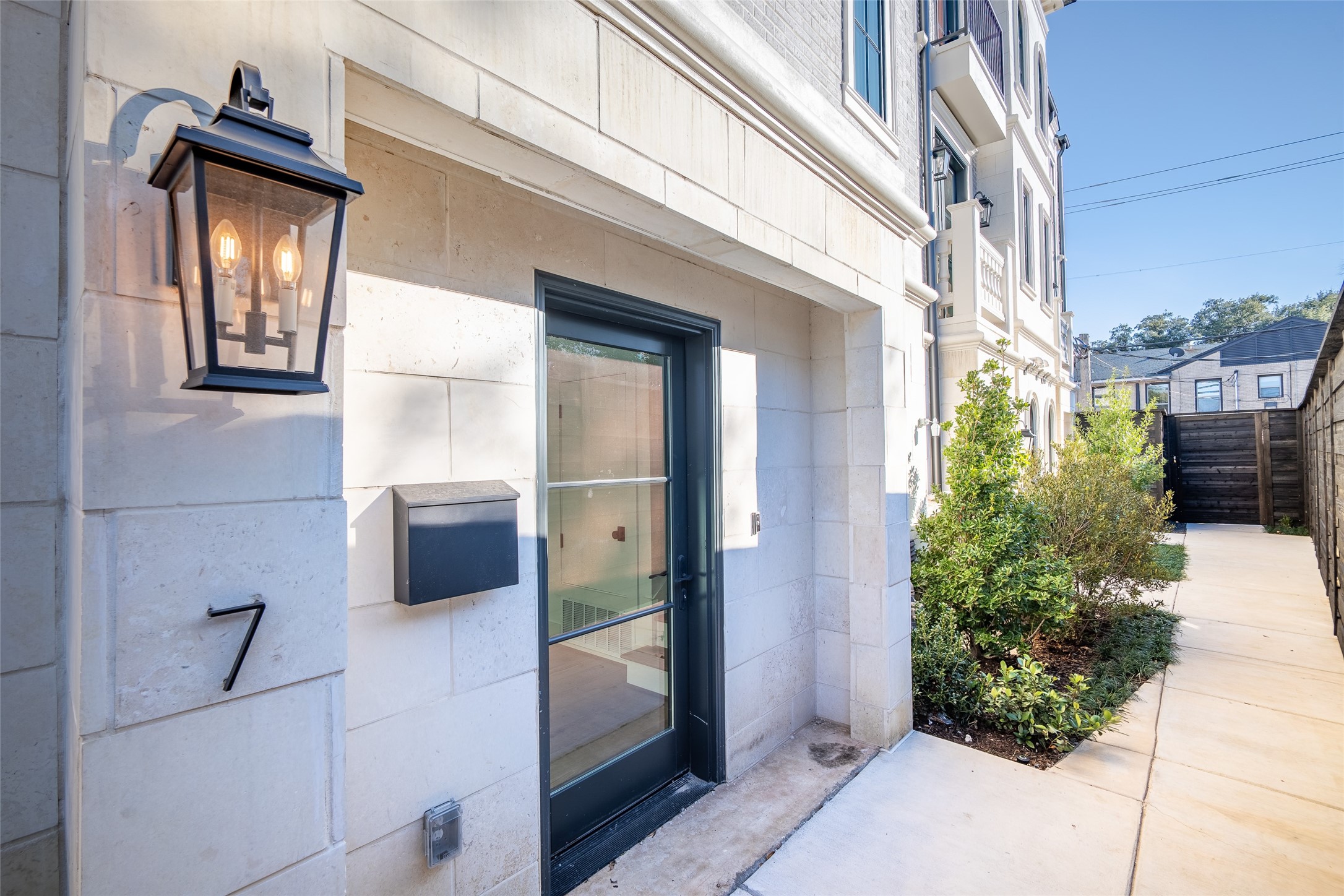 4529 Emerson Avenue 7