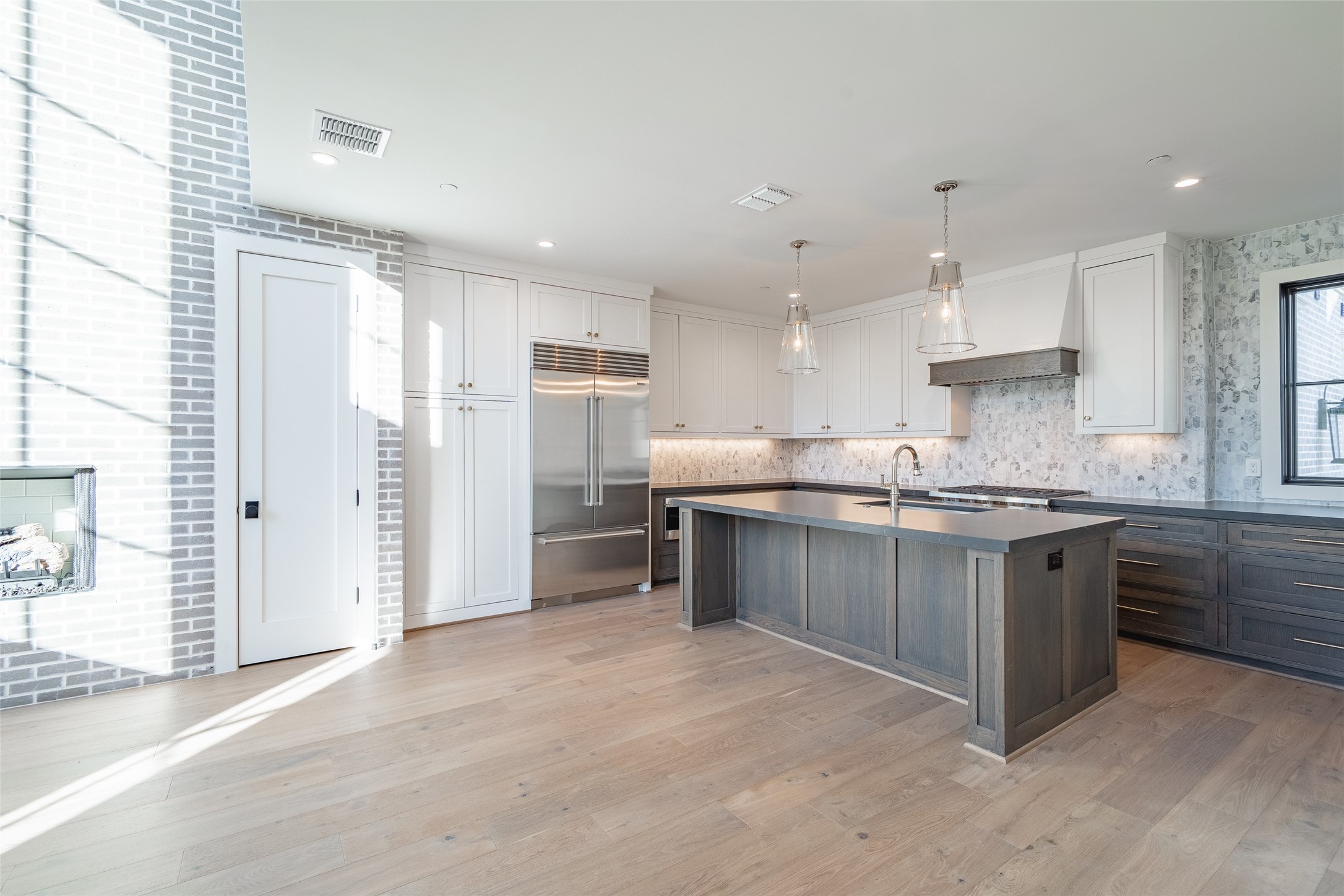 4529 Emerson Avenue 7