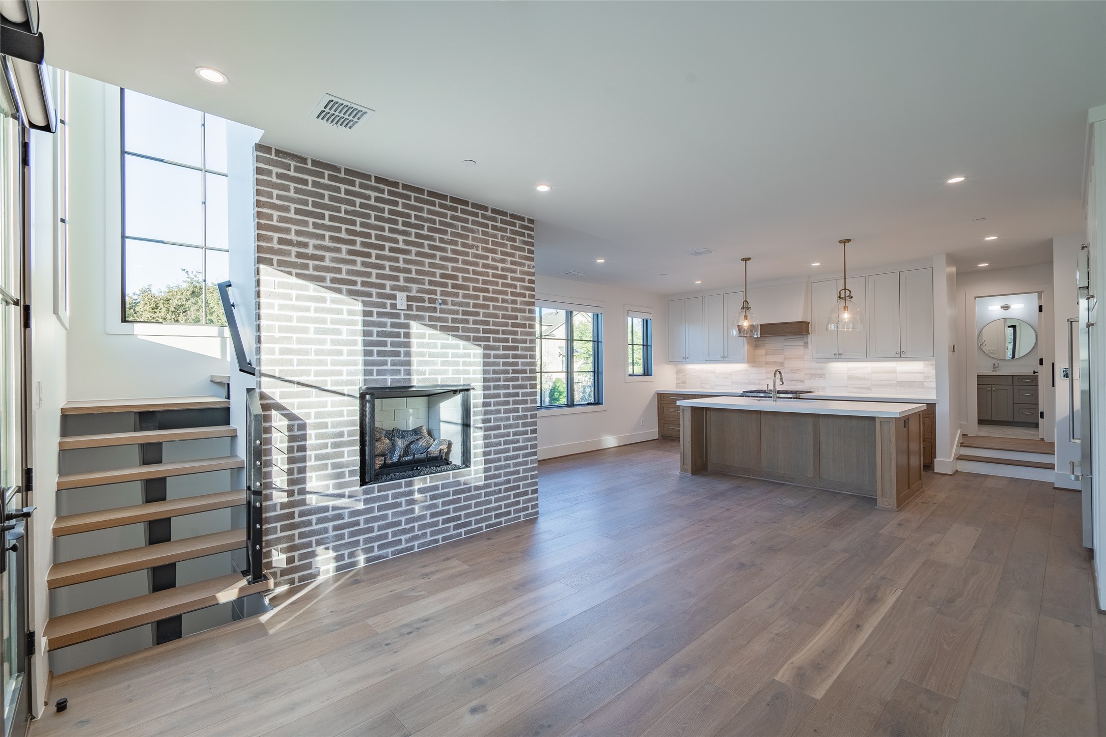 4529 Emerson Avenue 9