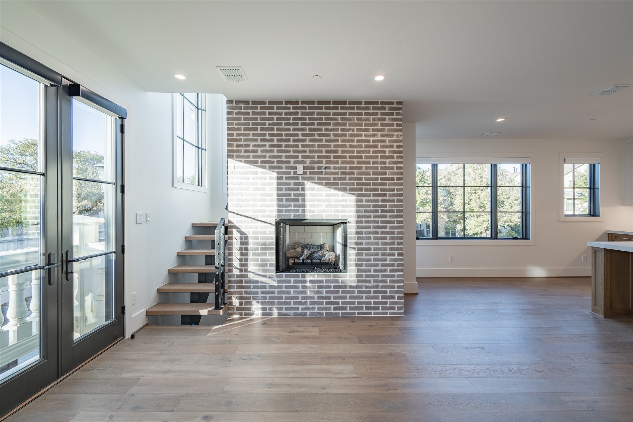 4529 Emerson Avenue 9