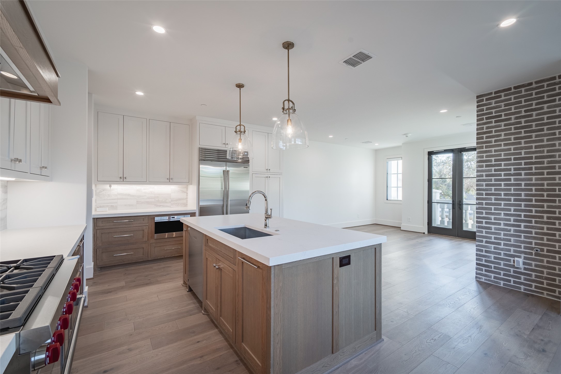 4529 Emerson Avenue 9