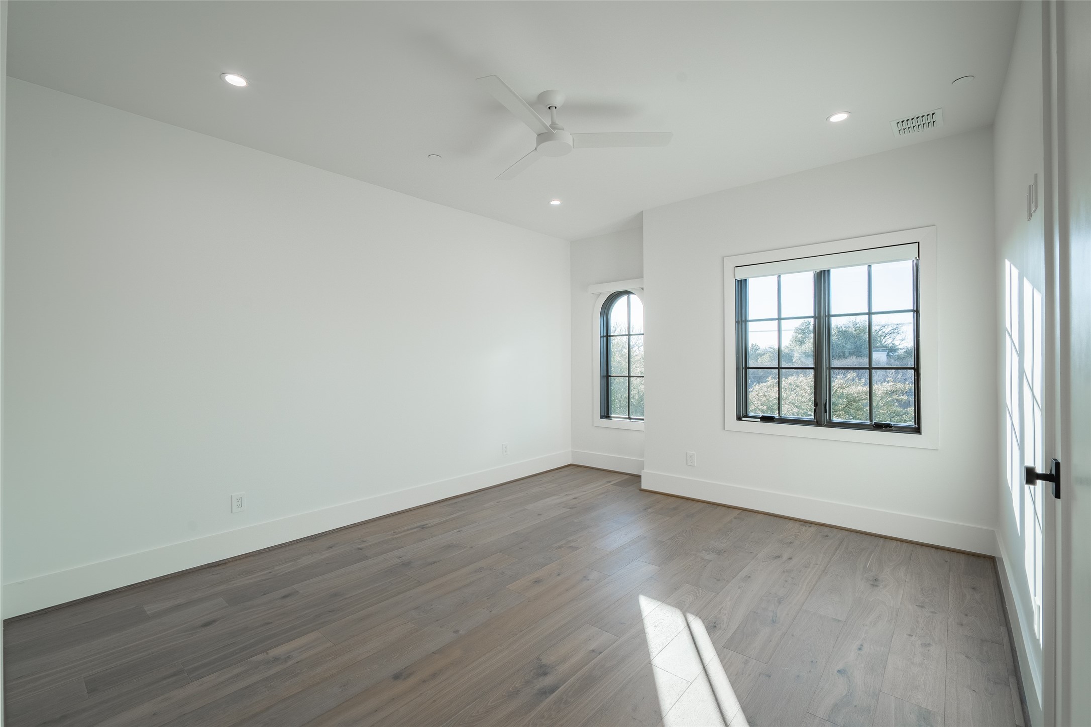 4529 Emerson Avenue 9