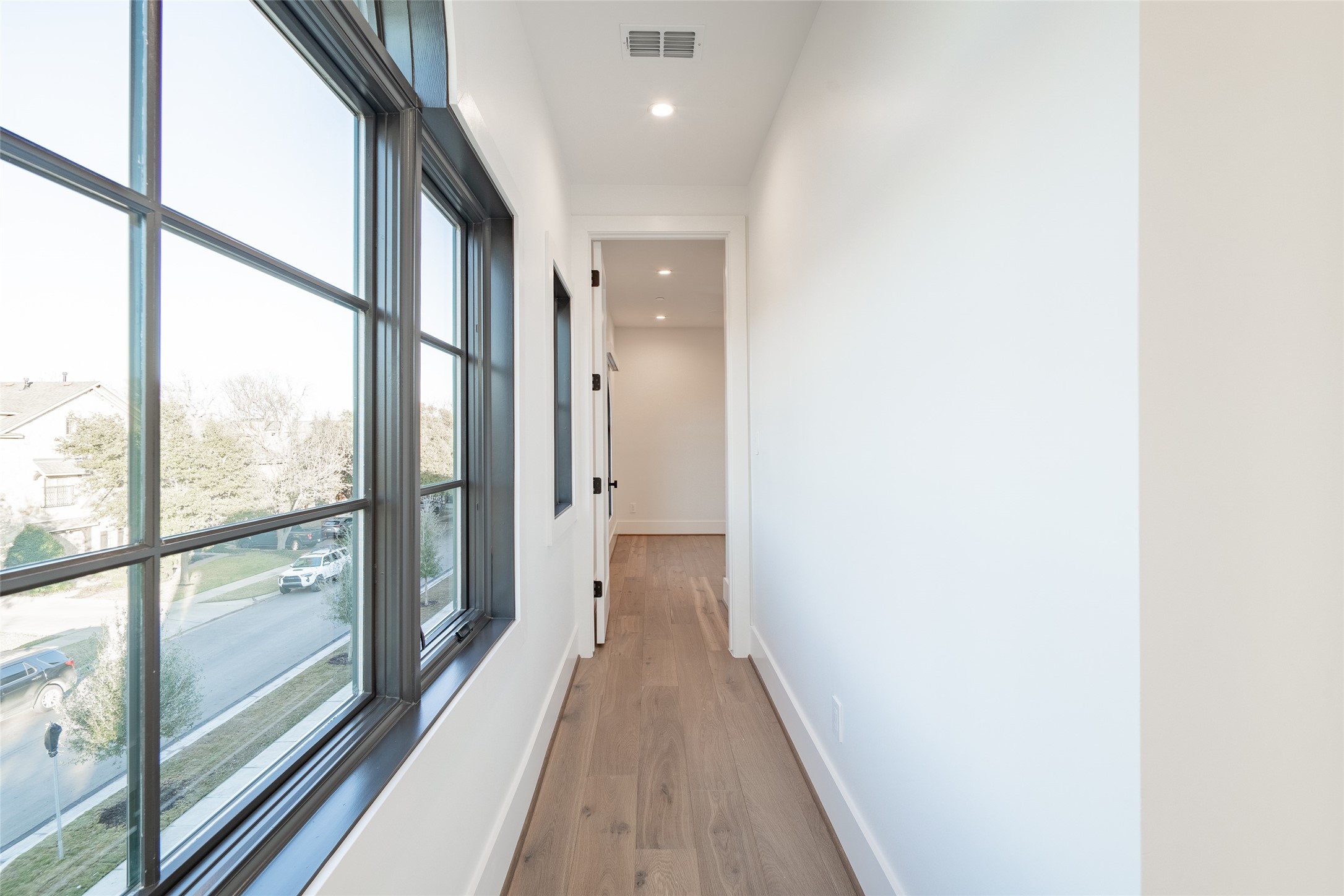 4529 Emerson Avenue 9