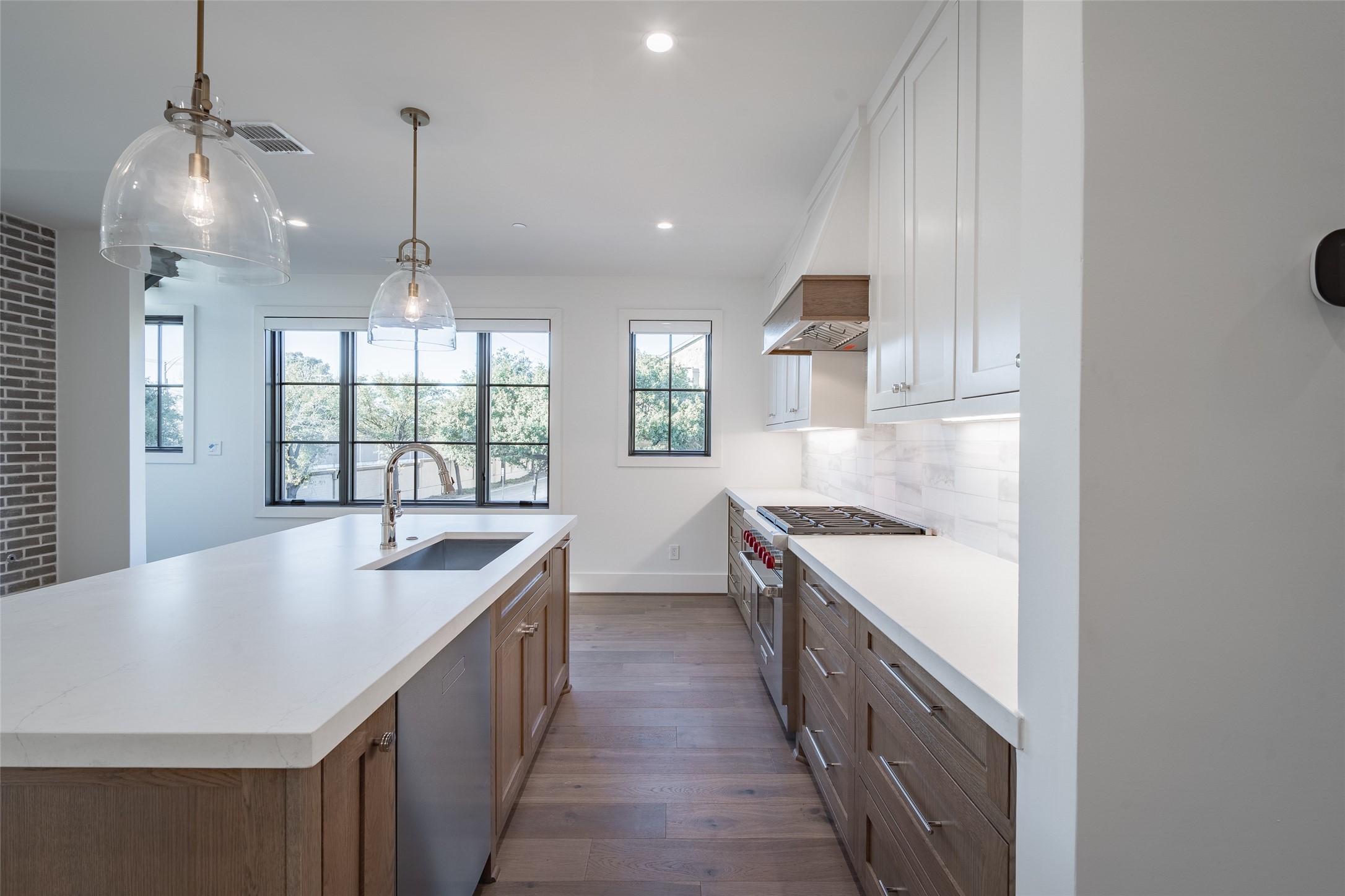 4529 Emerson Avenue 9