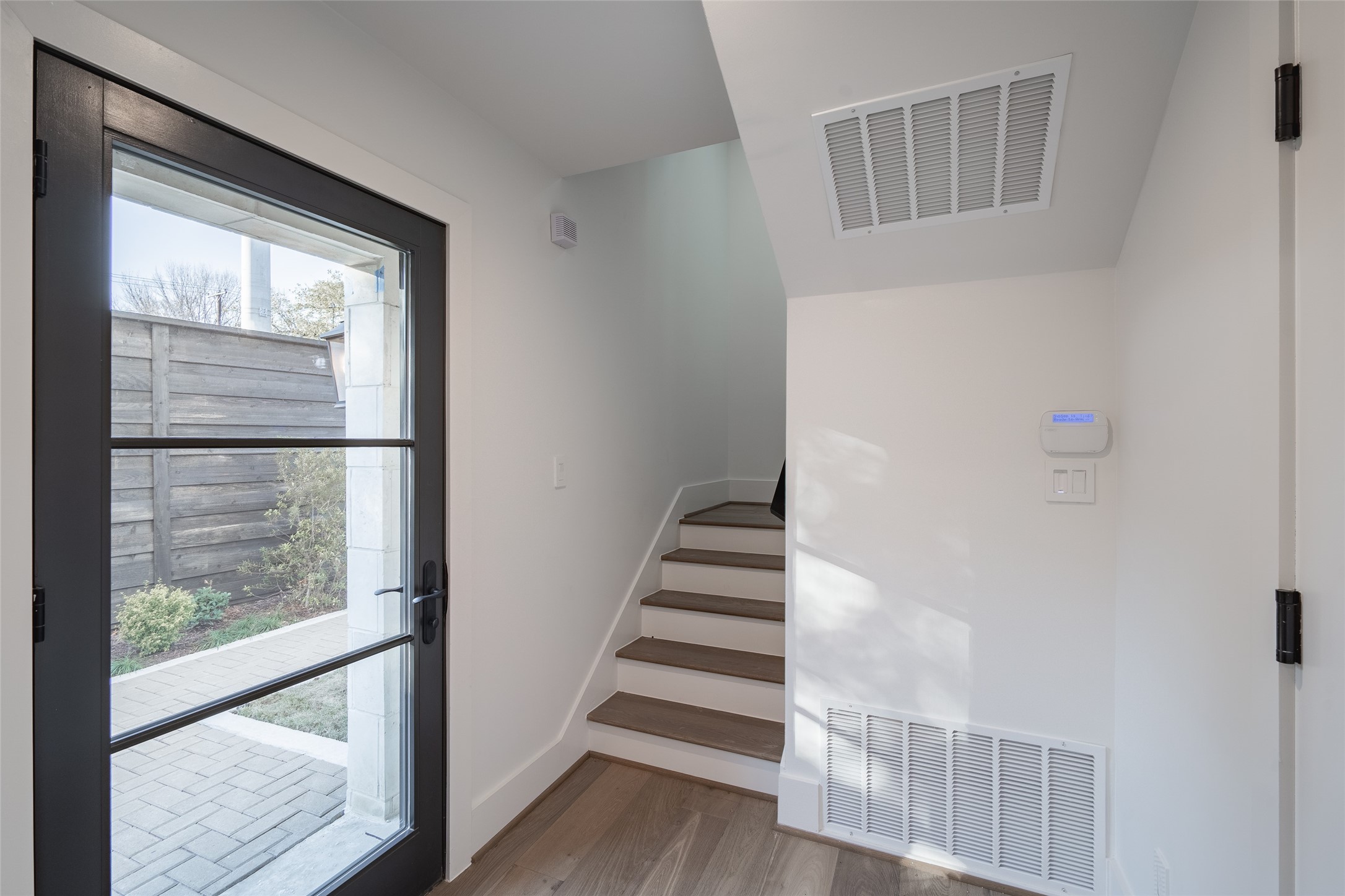 4529 Emerson Avenue 9