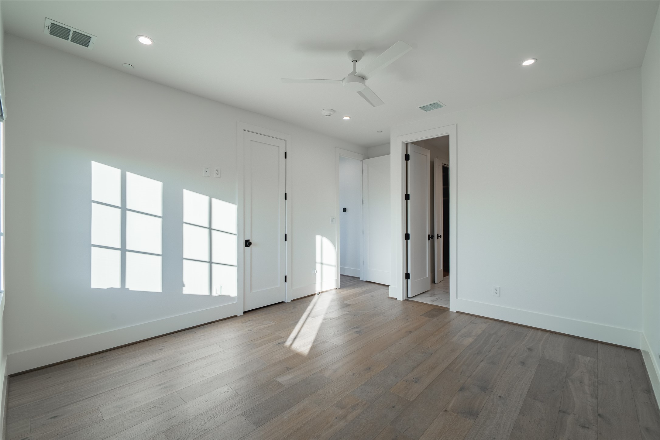 4529 Emerson Avenue 9