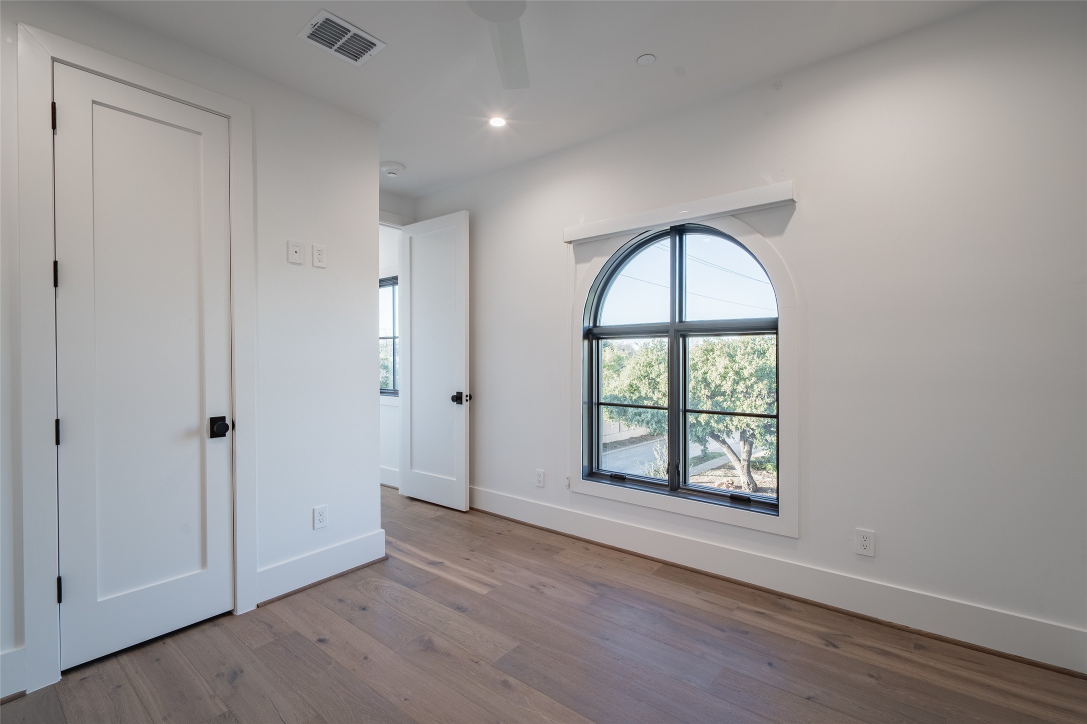 4529 Emerson Avenue 9