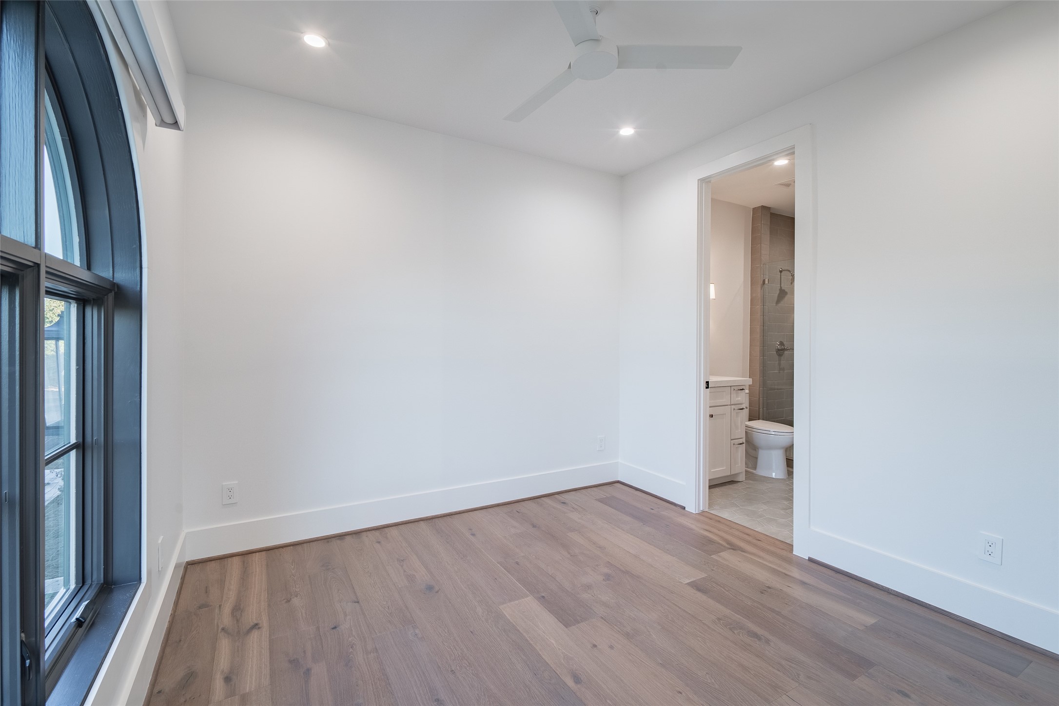 4529 Emerson Avenue 9