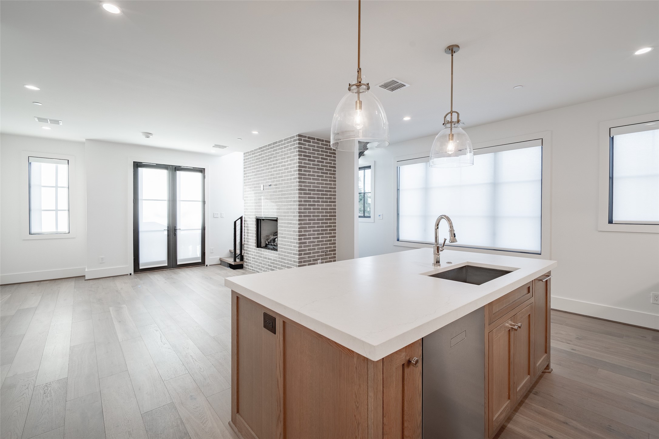 4529 Emerson Avenue 9