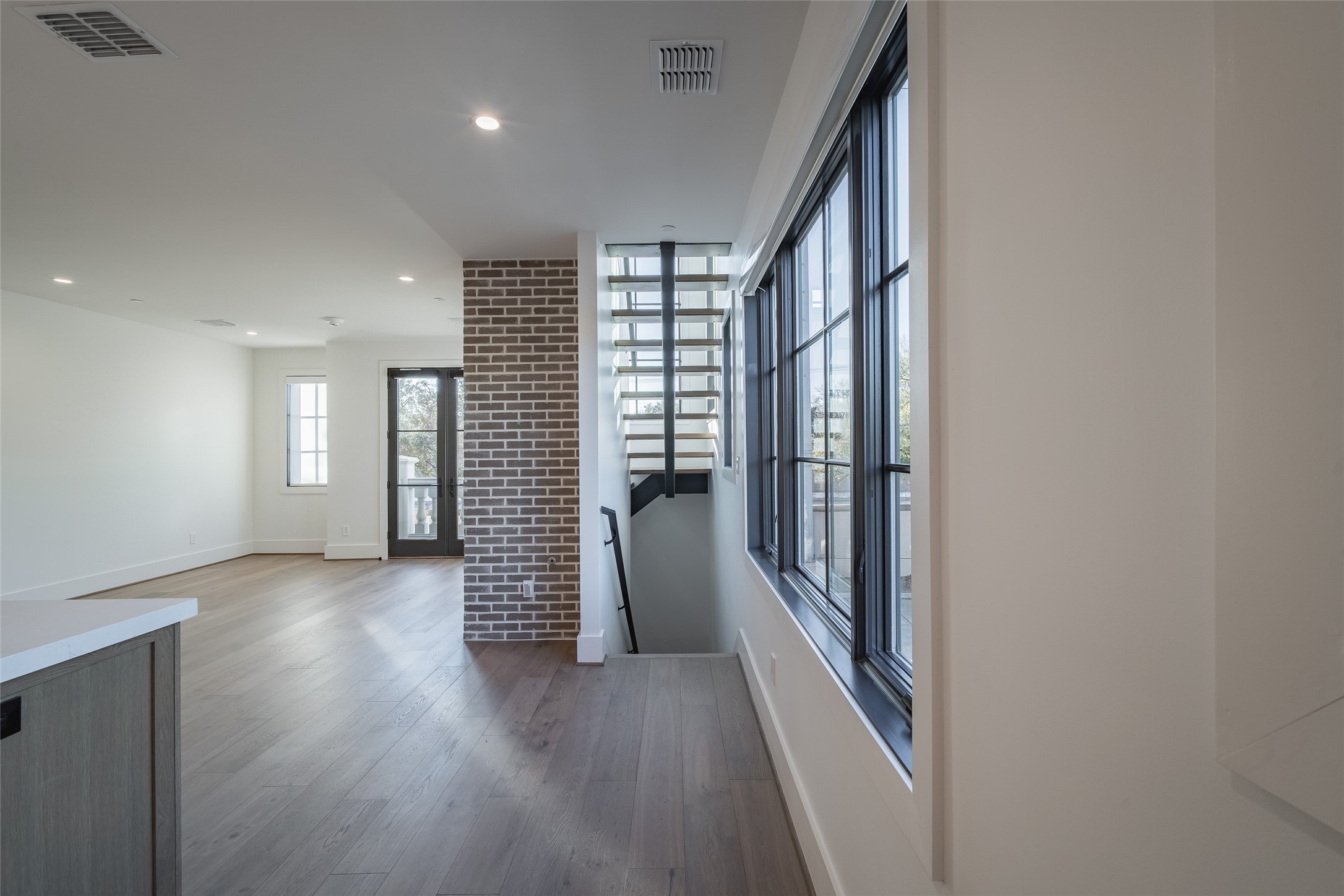 4529 Emerson Avenue 9