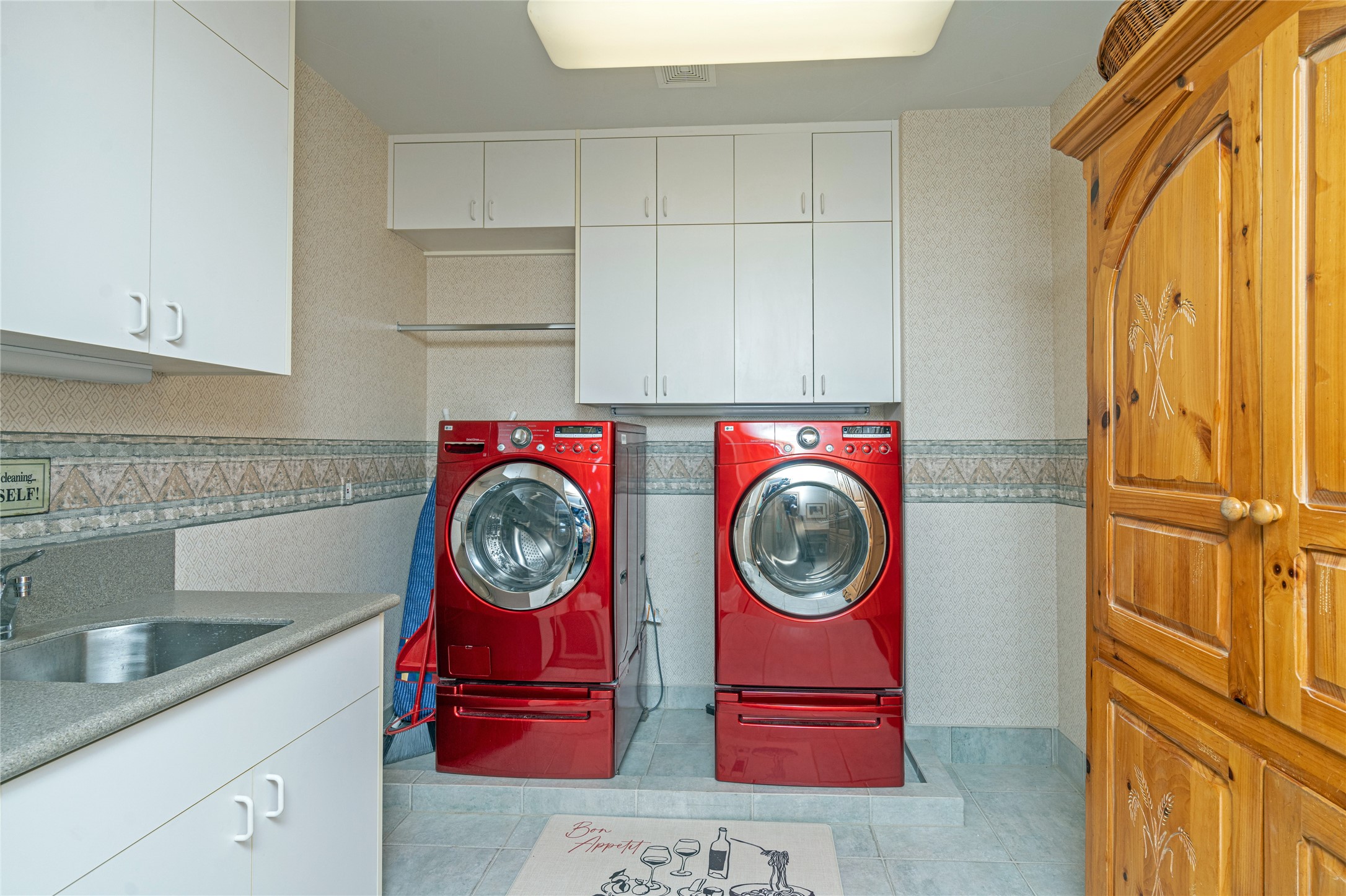 163 Peregrine Street