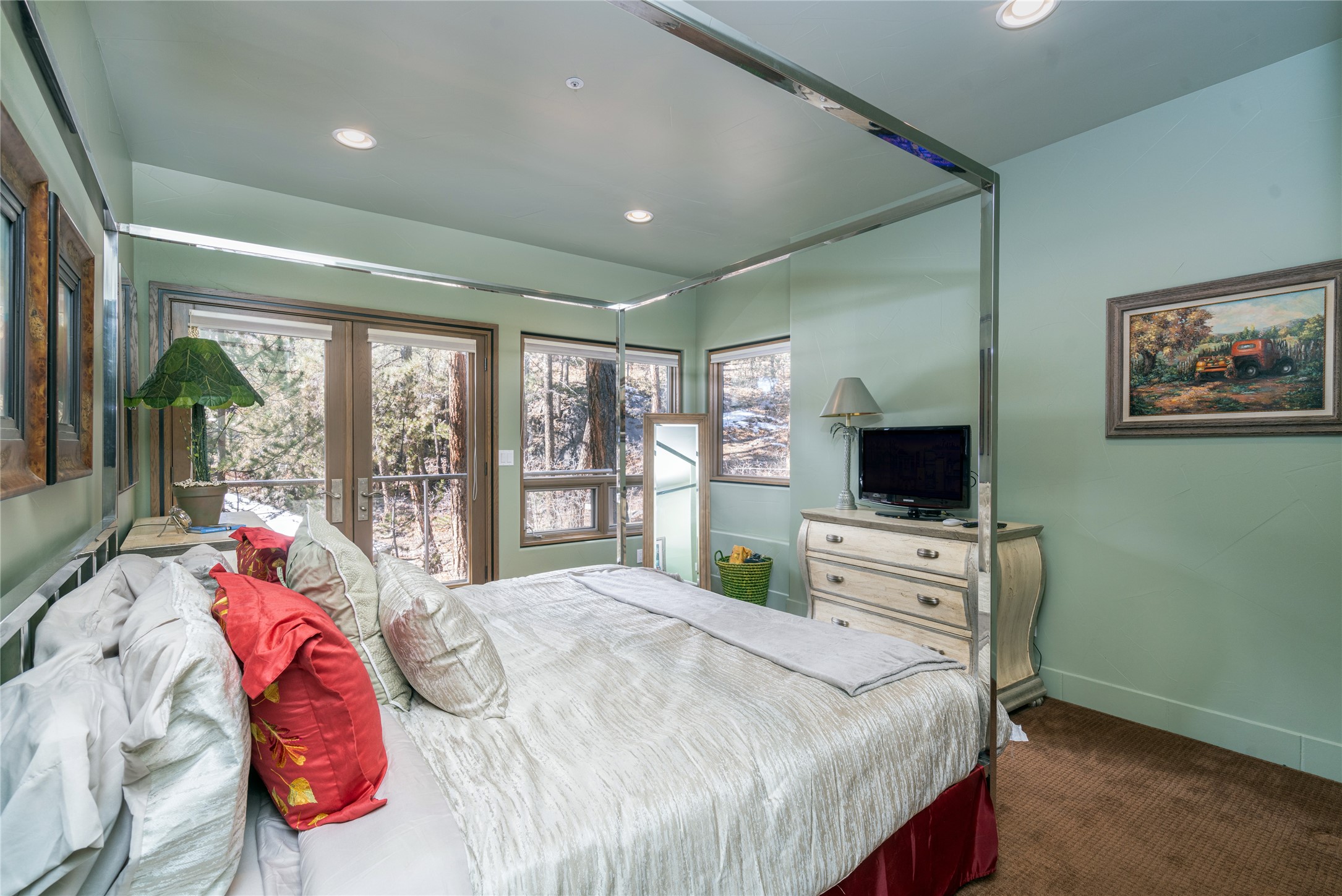 163 Peregrine Street