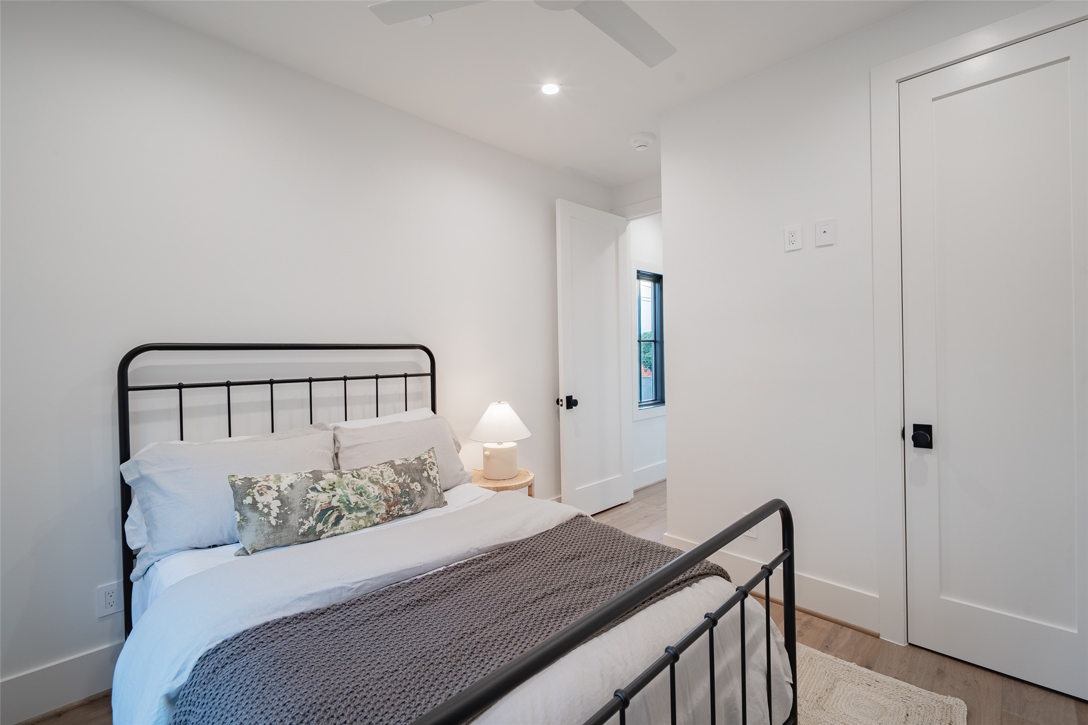 4529 Emerson Avenue 5