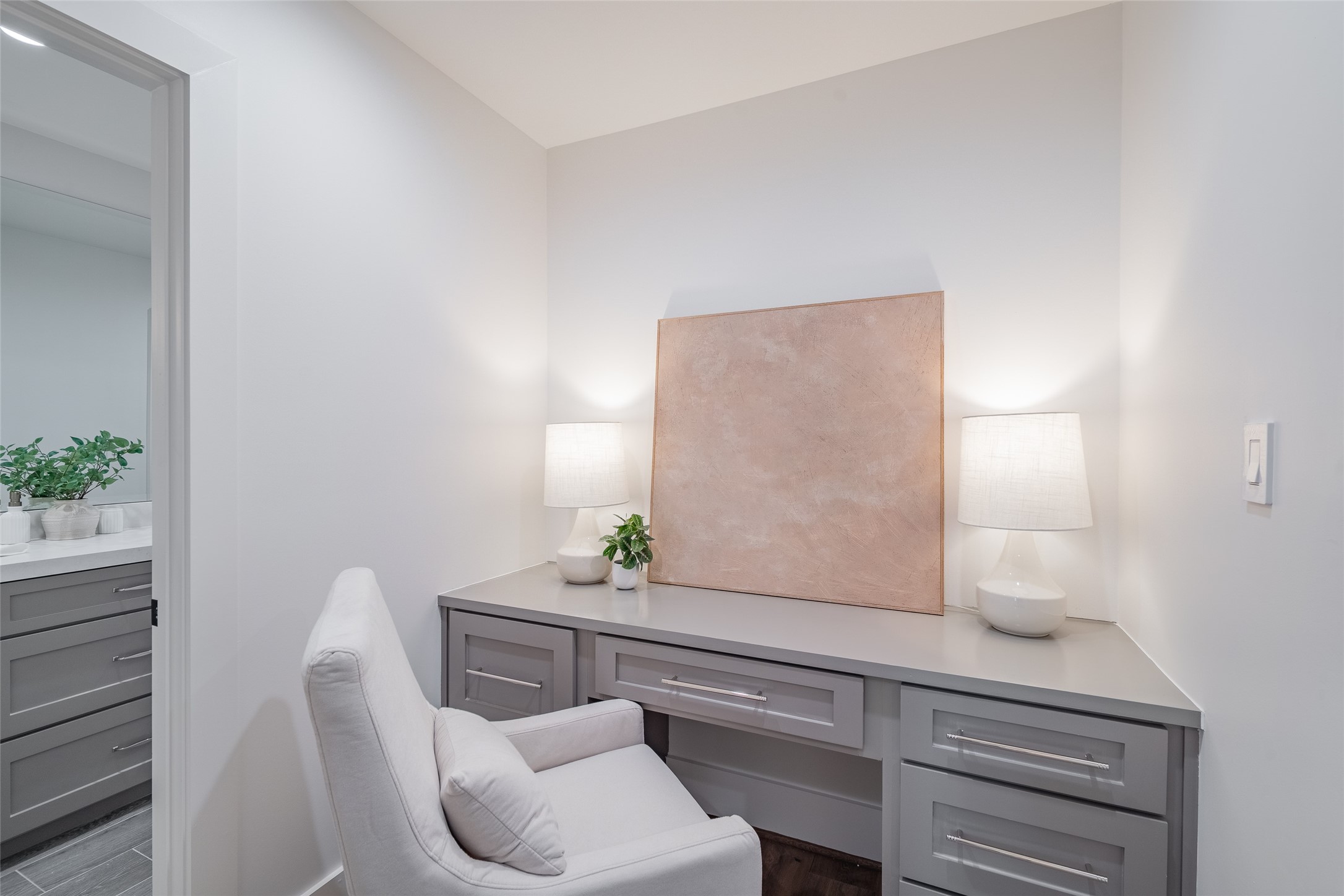 4525 Emerson Avenue 2L