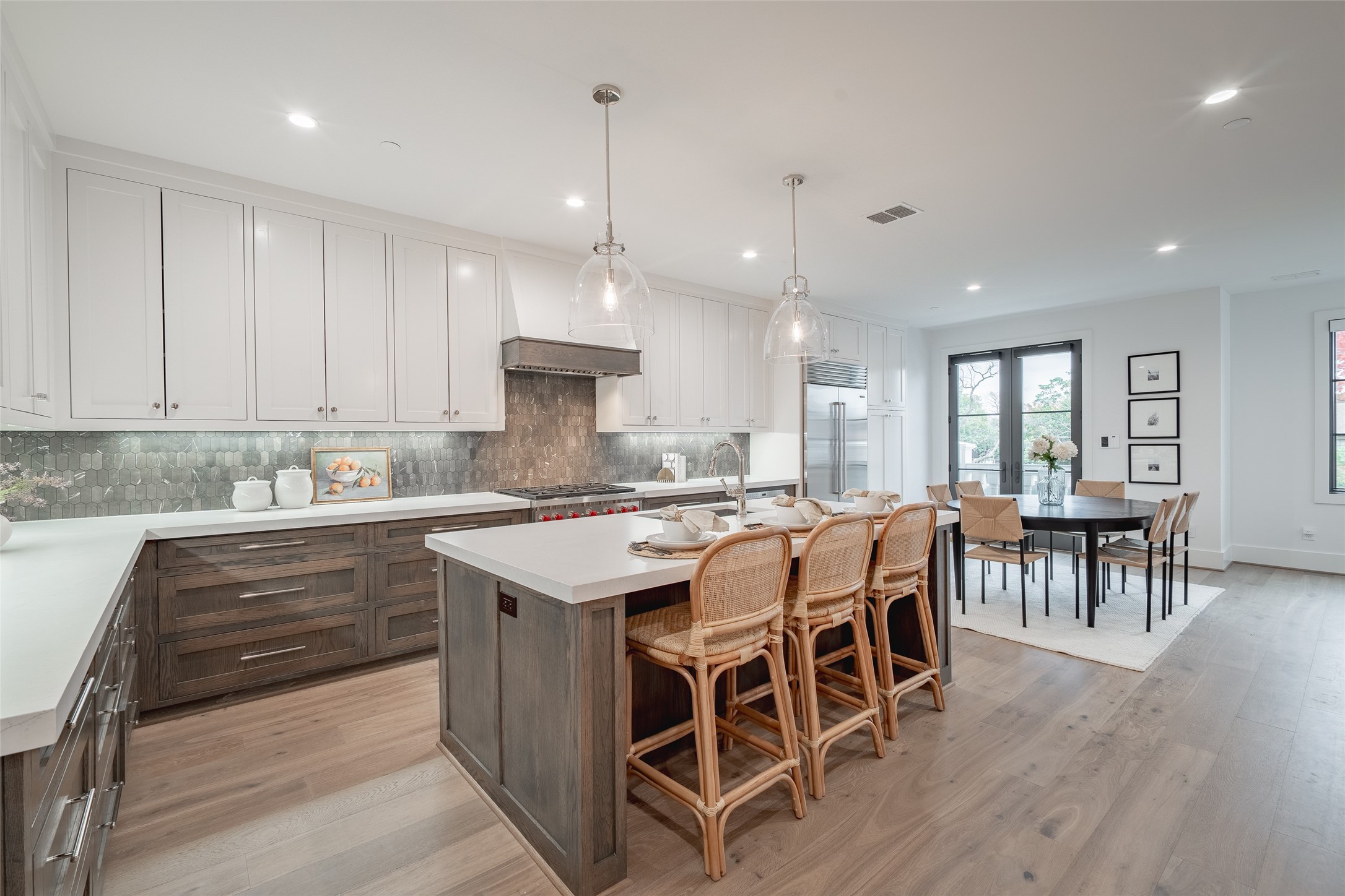 4525 Emerson Avenue 2L