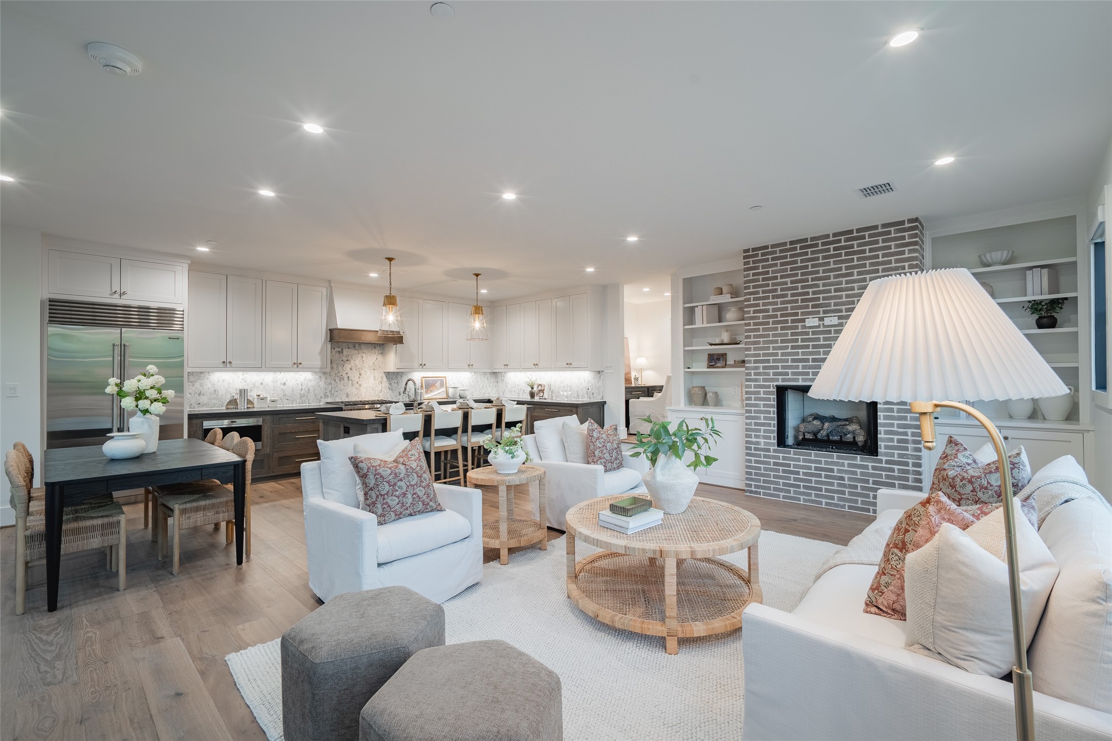 4525 Emerson Avenue 1