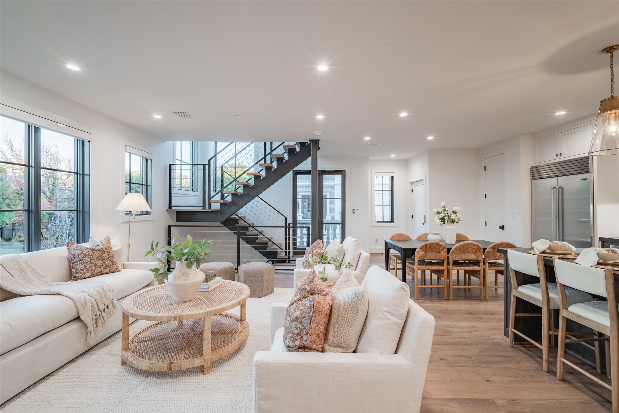 4525 Emerson Avenue 8