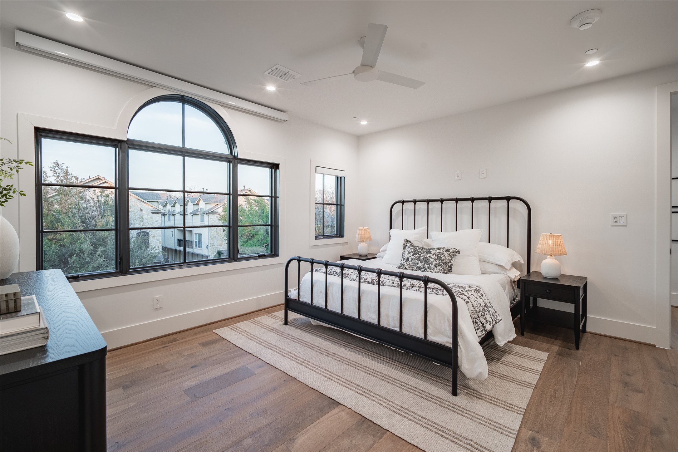 4525 Emerson Avenue 8