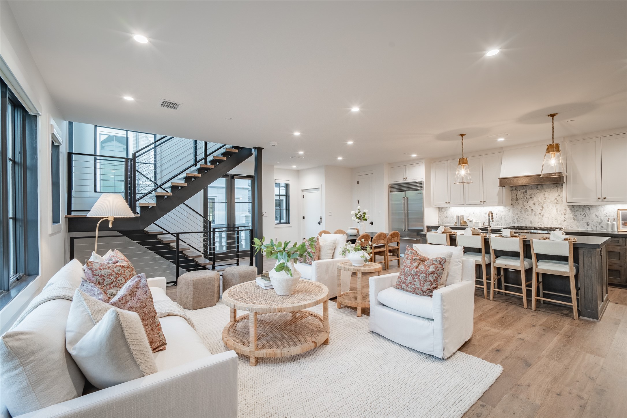 4525 Emerson Avenue 8