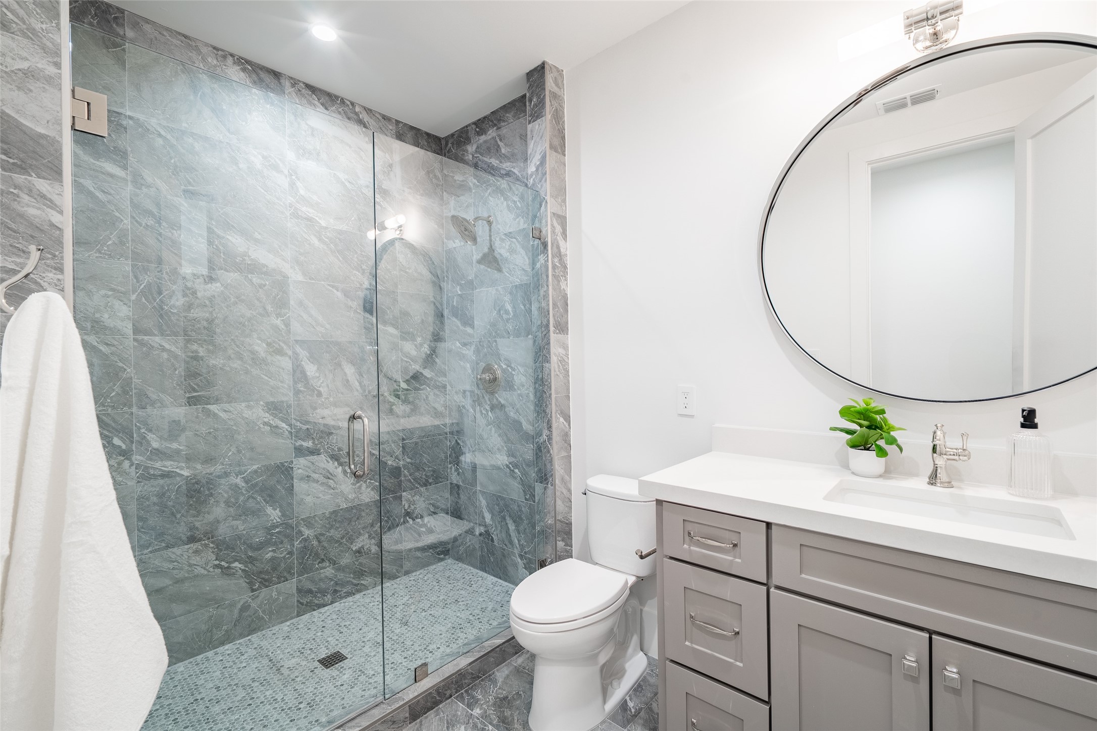 4525 Emerson Avenue 8