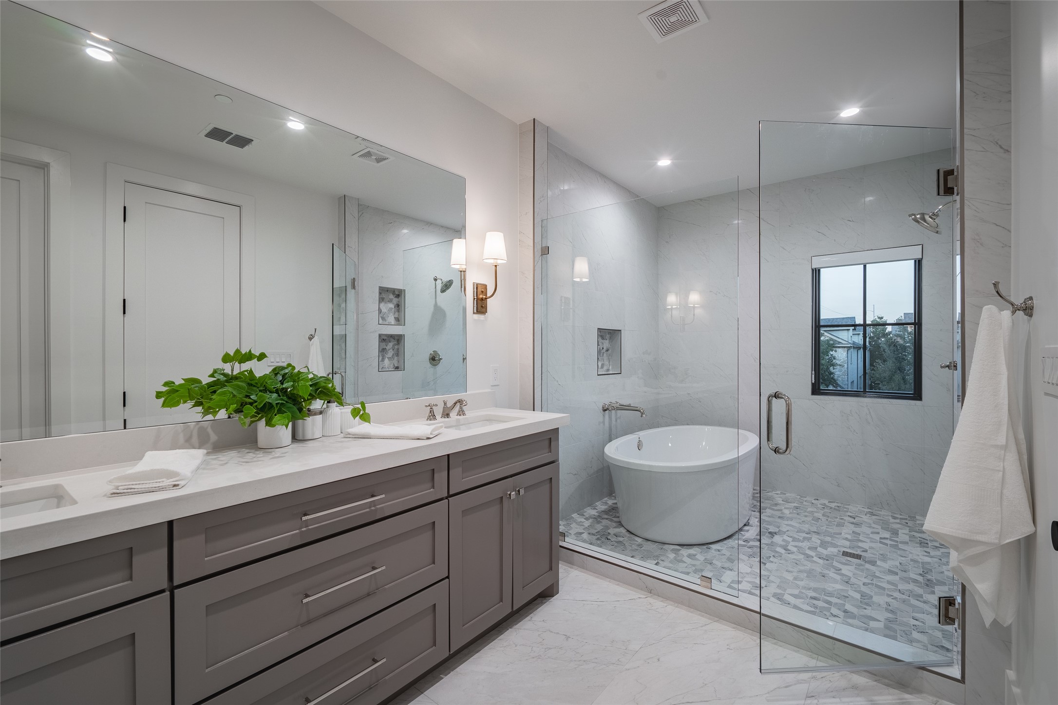 4525 Emerson Avenue 8