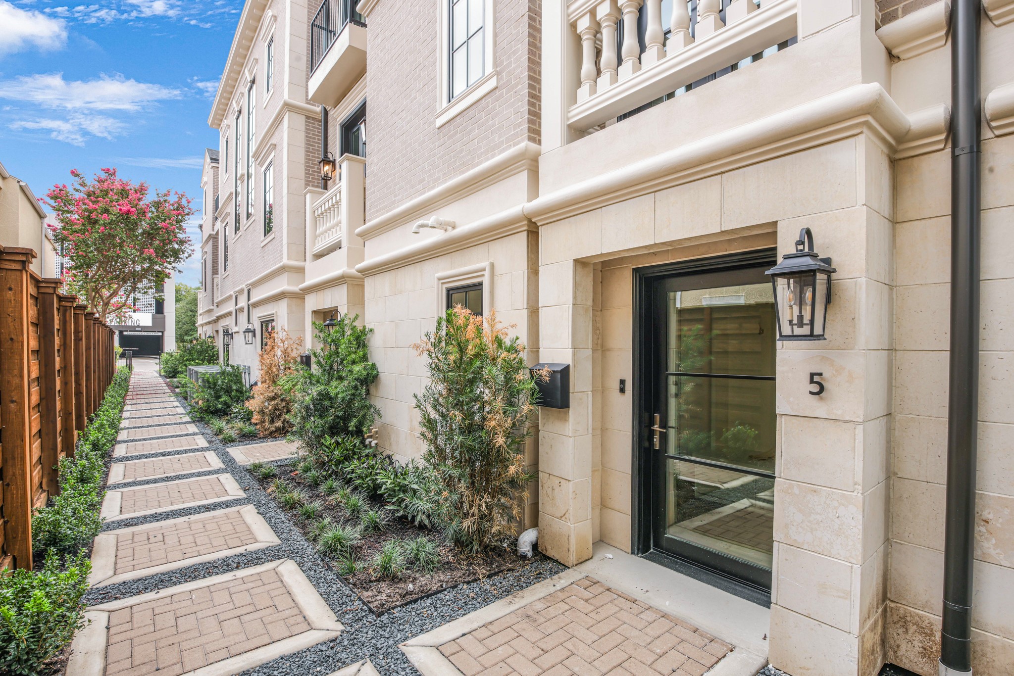 3428 Daniel Avenue 5L