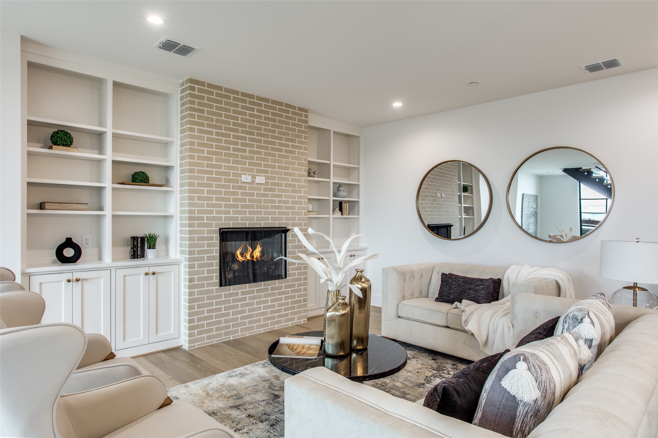 4112 Druid Lane 7