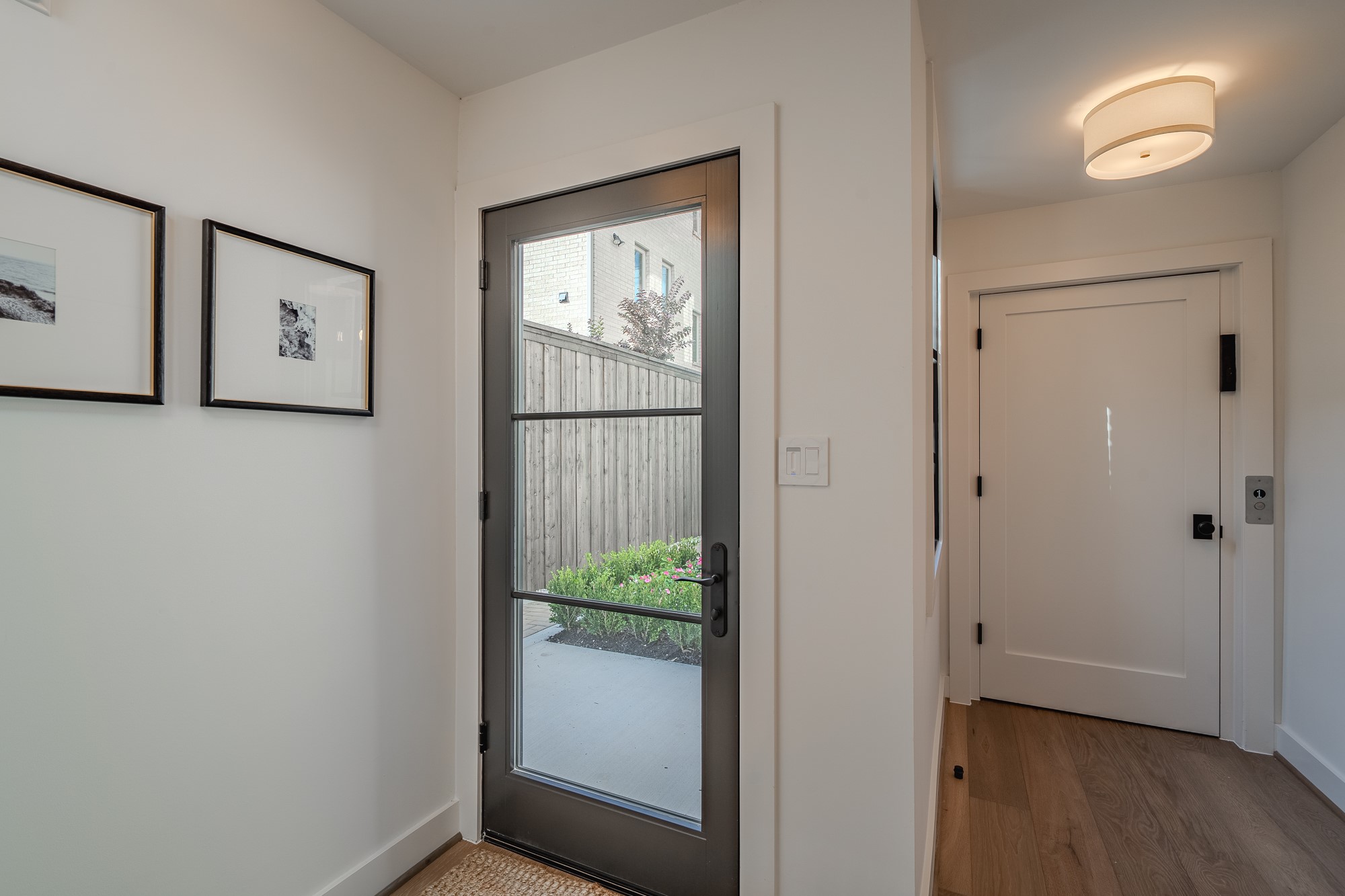 4128 University Boulevard 6