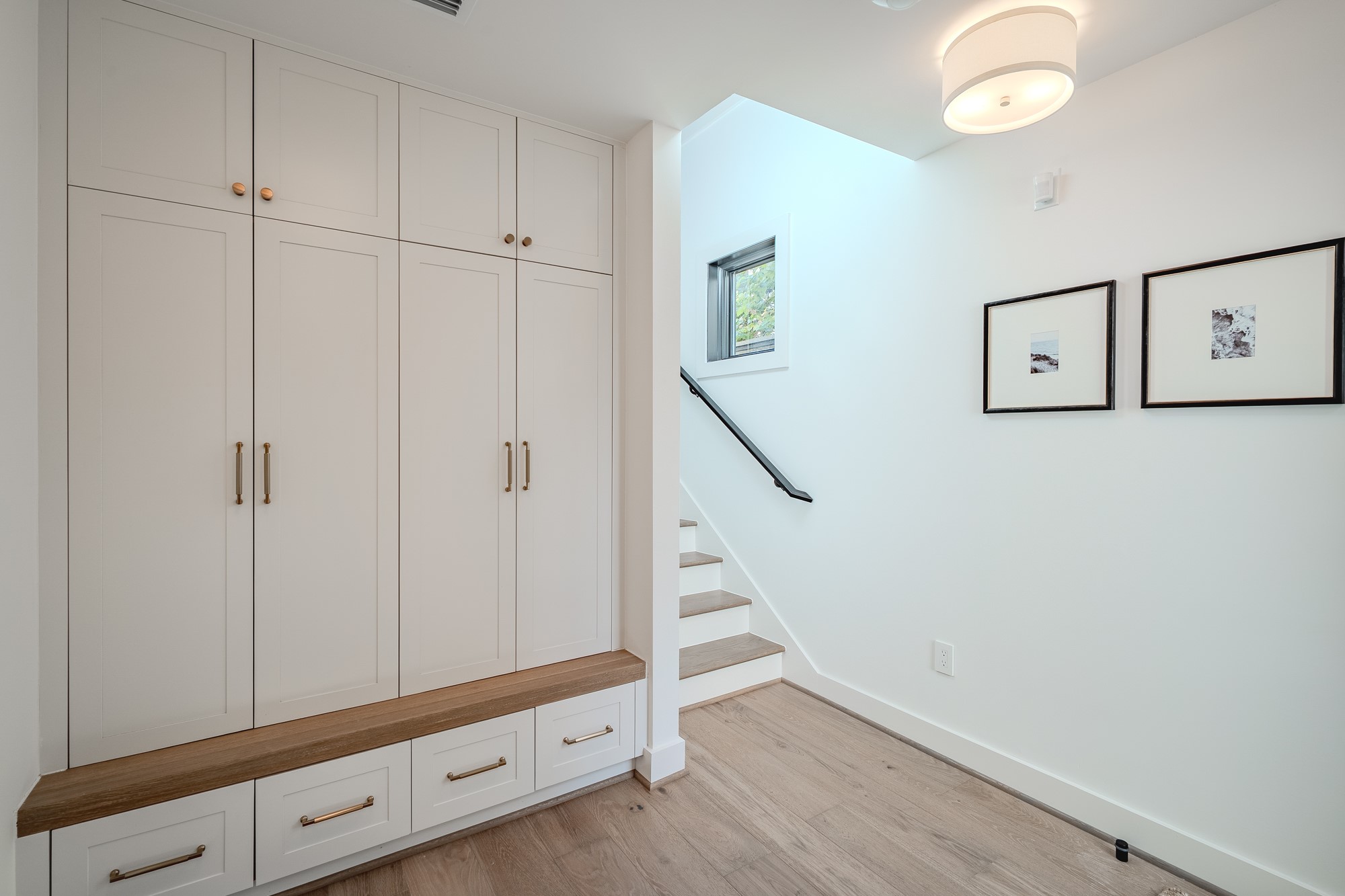 4128 University Boulevard 6