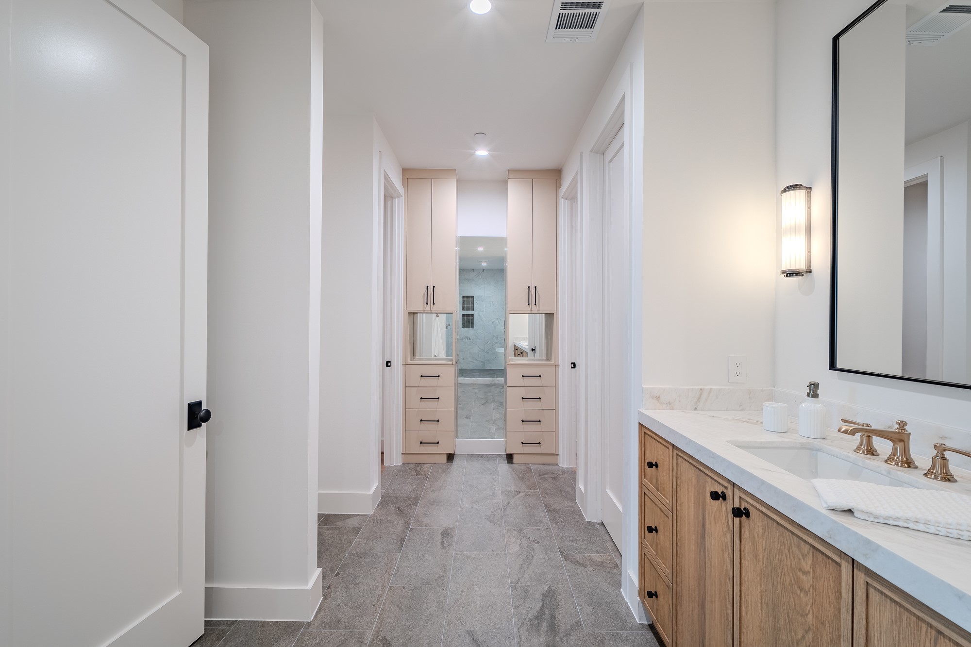 4128 University Boulevard 5