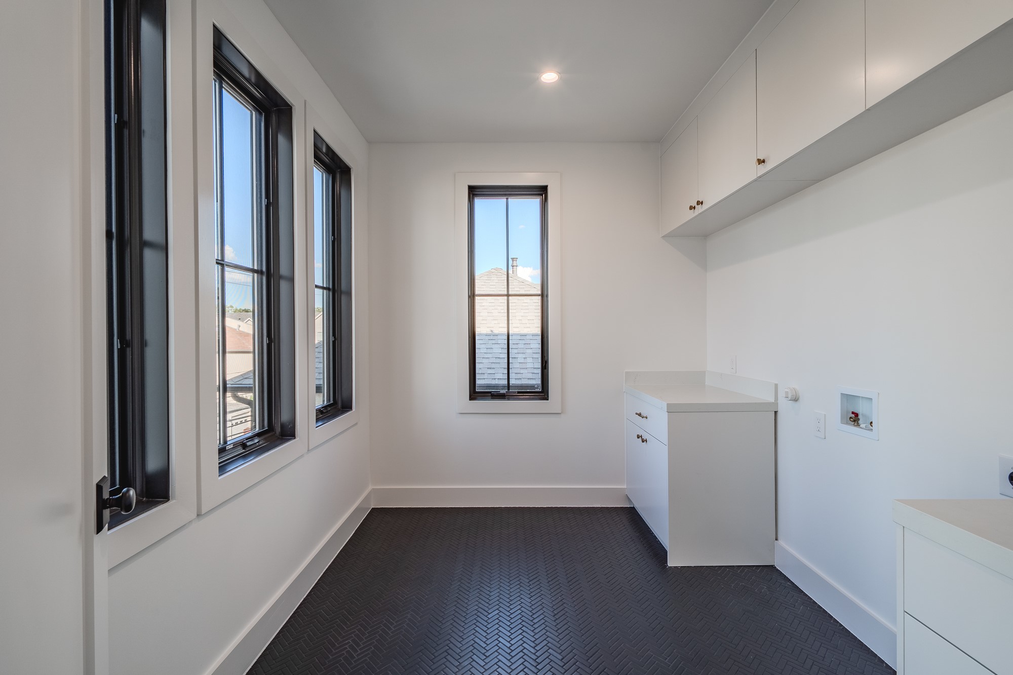 4128 University Boulevard 5