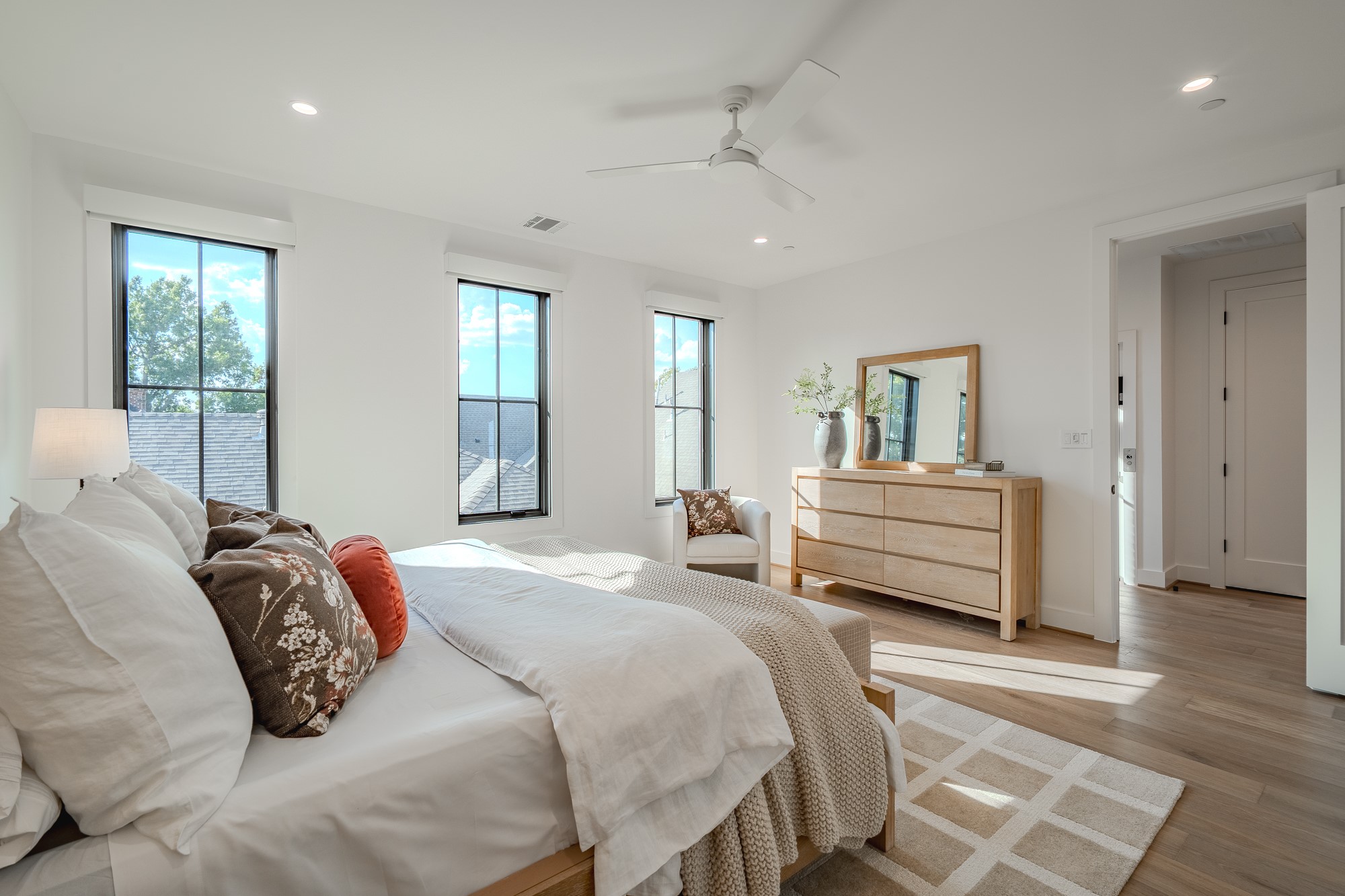 4128 University Boulevard 2