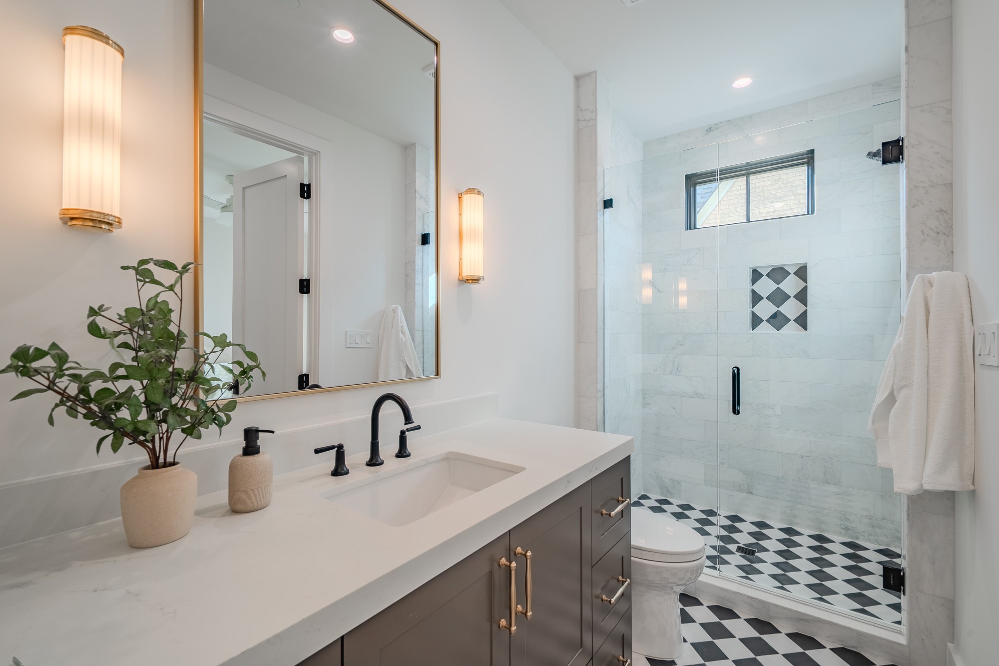 4114 Emerson Avenue 1