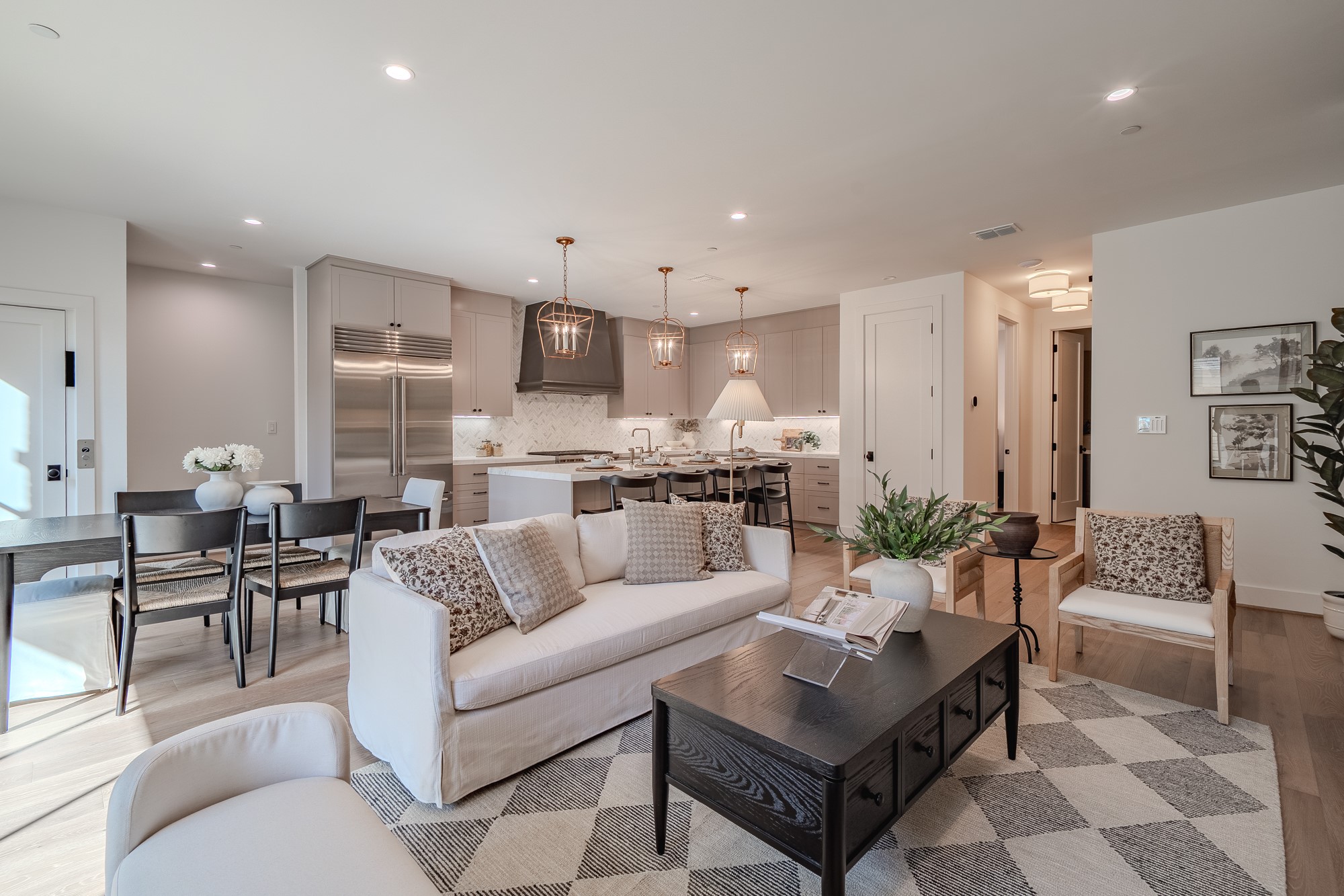 4128 University Boulevard 2