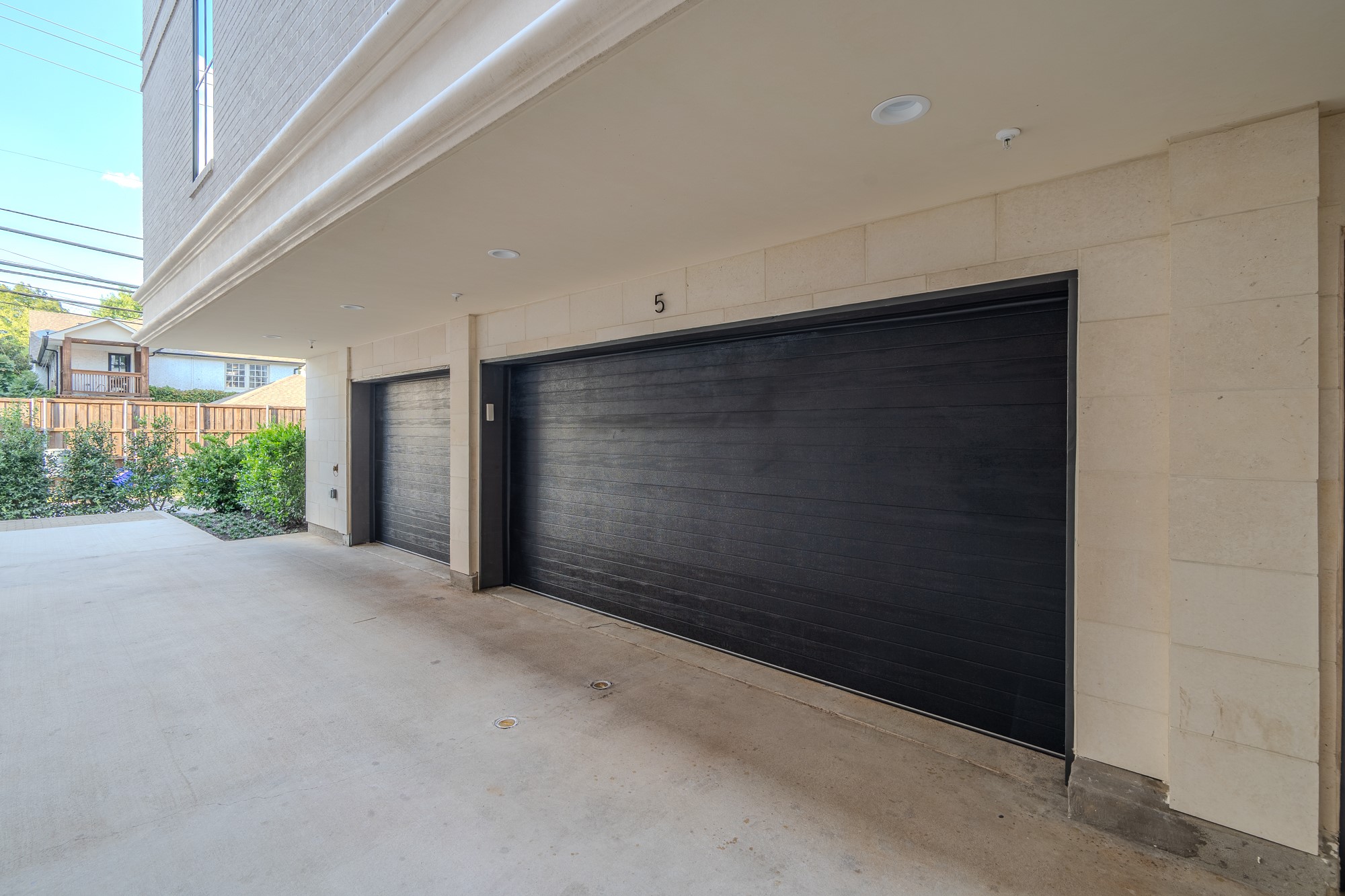 4128 University Boulevard 5