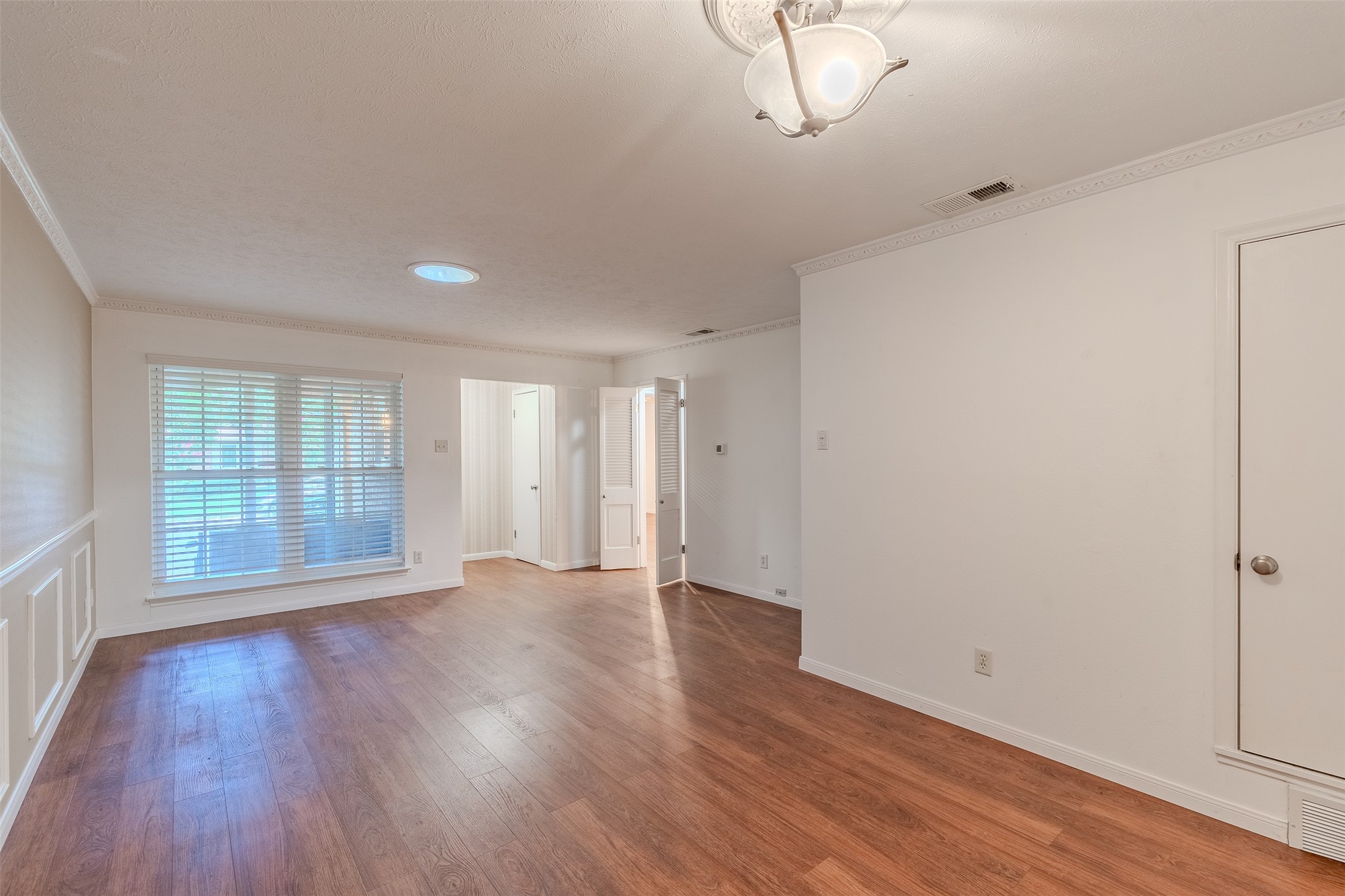 7021 Kingsbury Drive