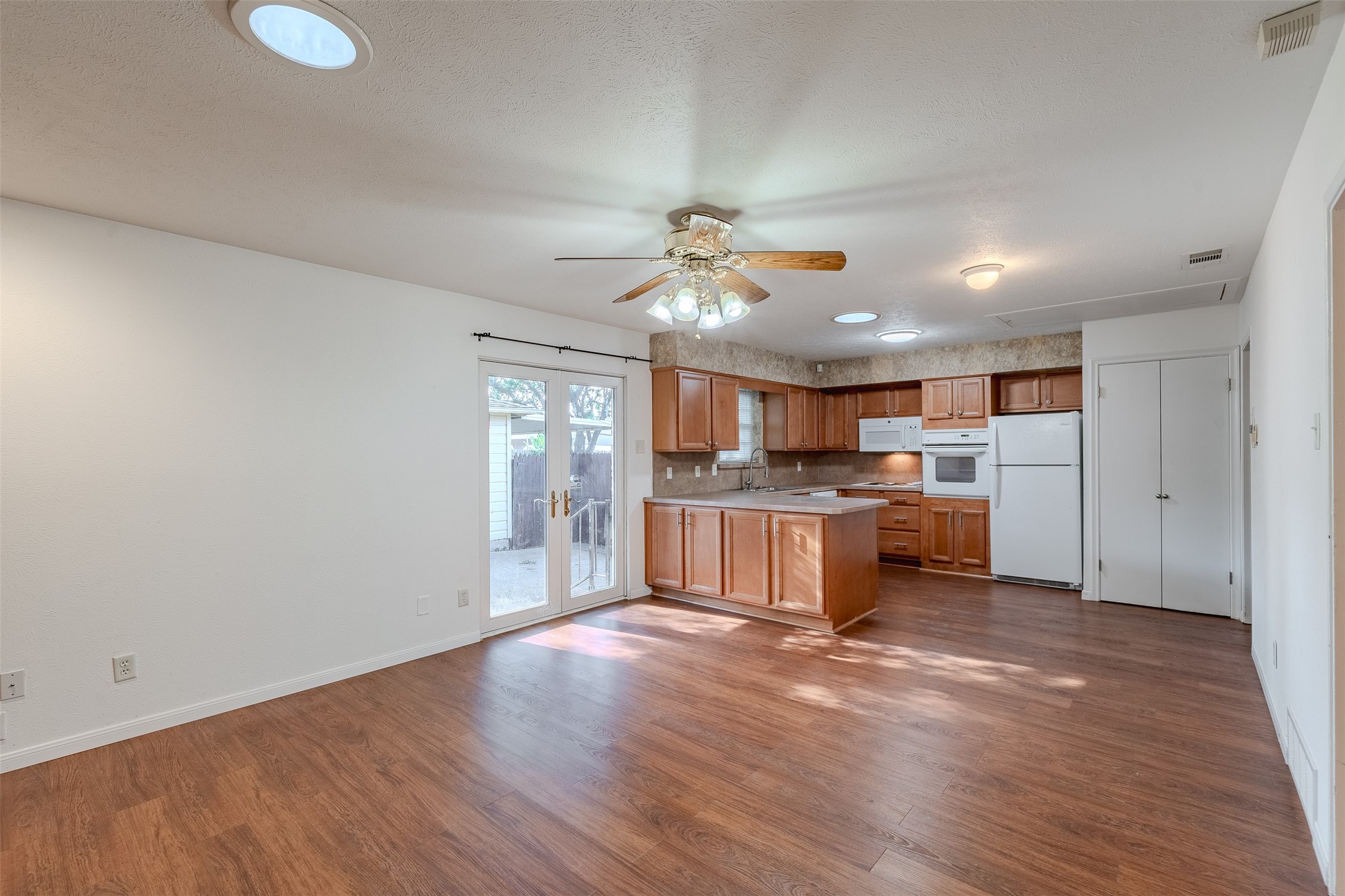 7021 Kingsbury Drive
